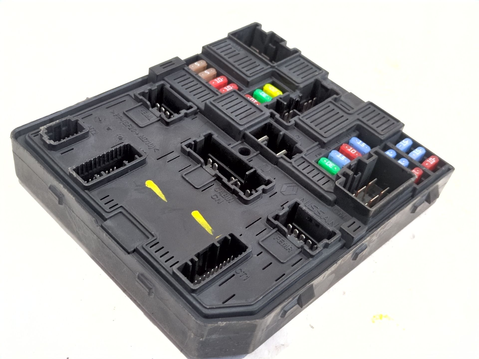 caja_reles_fusibles_284b69501r_renault_kadjar_ha_hl_1_5_blue_dci_115