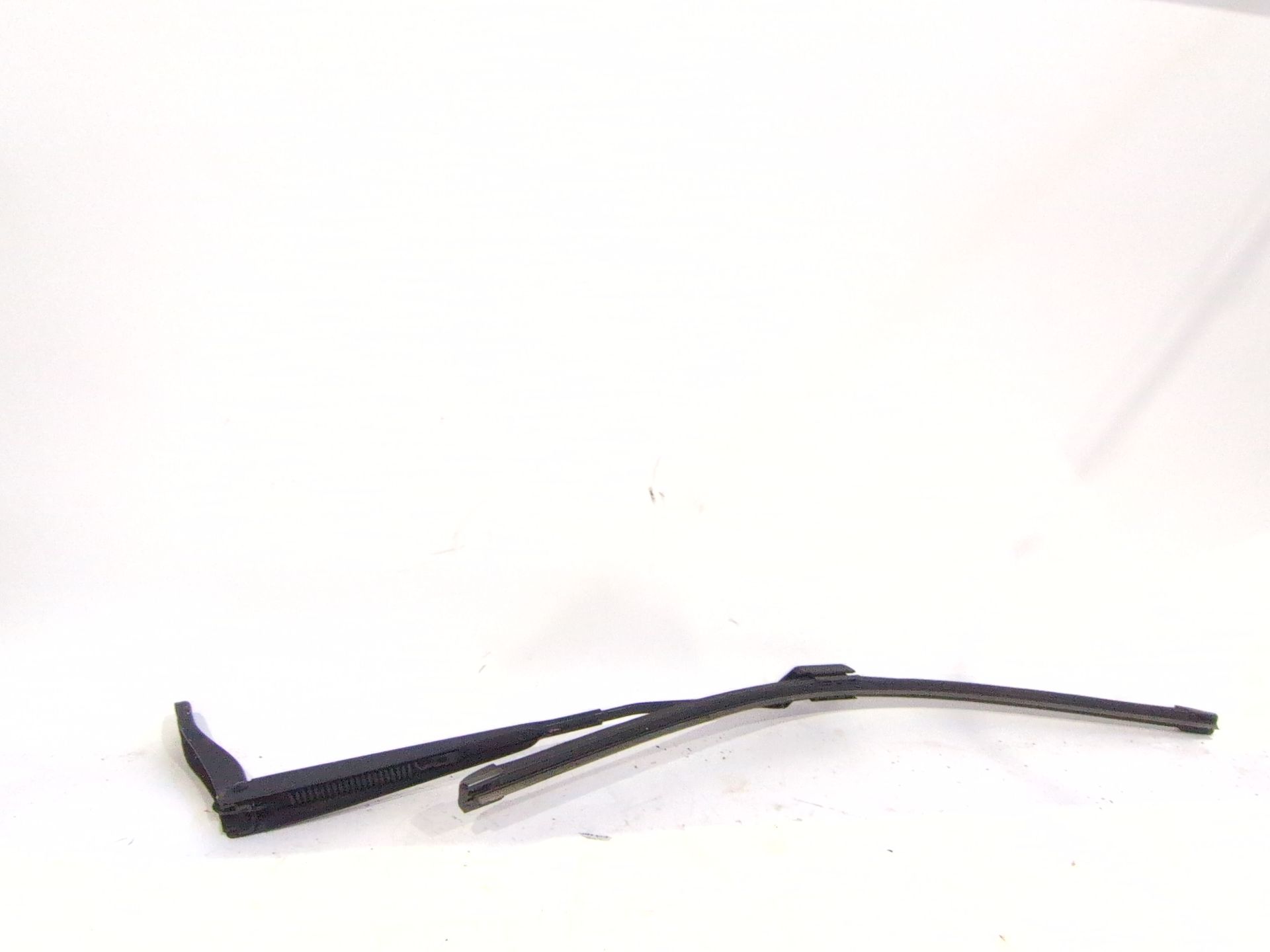 brazo_limpia_delantero_izquierdo_sin_referencia_renault_kangoo_iii_monospace_blue_dci_95_kjab