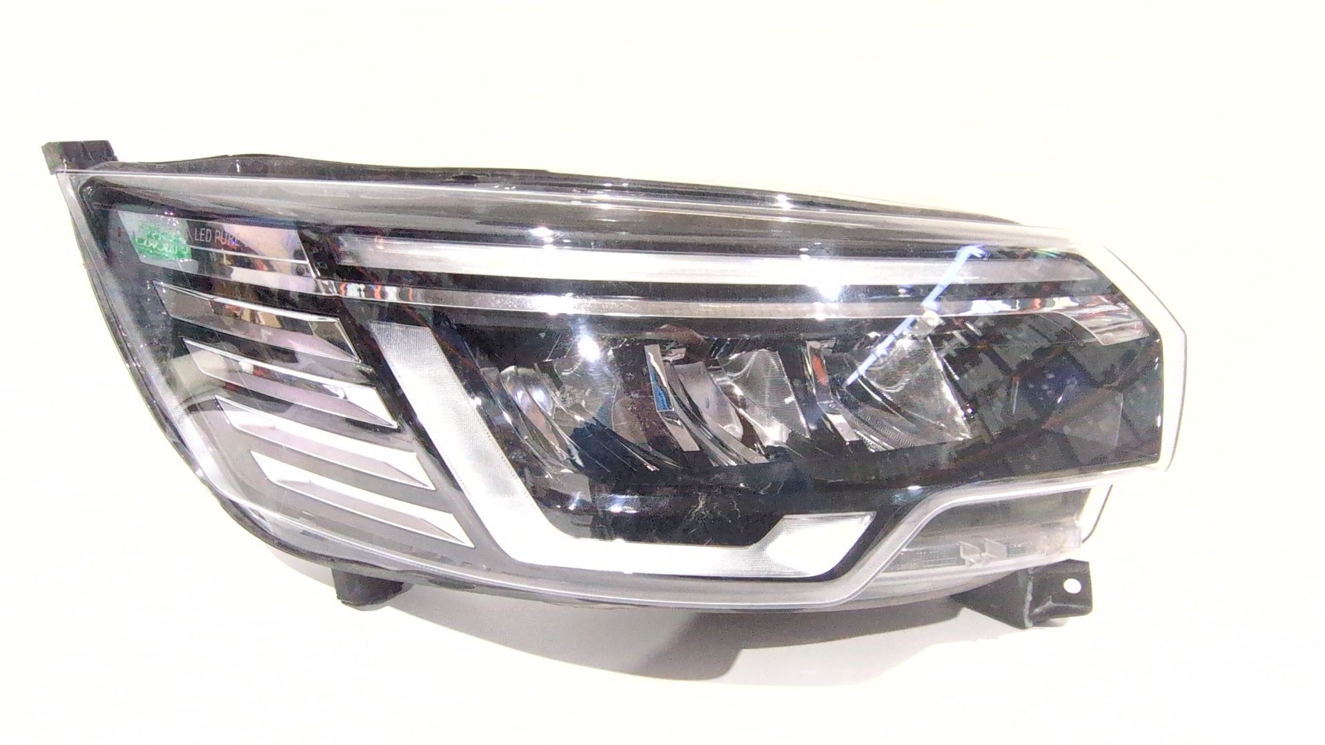 faro_derecho_260102899r_led_pure_vision_renault_trafic_iii_autobus_jg_2_0_dci_150_jgmu