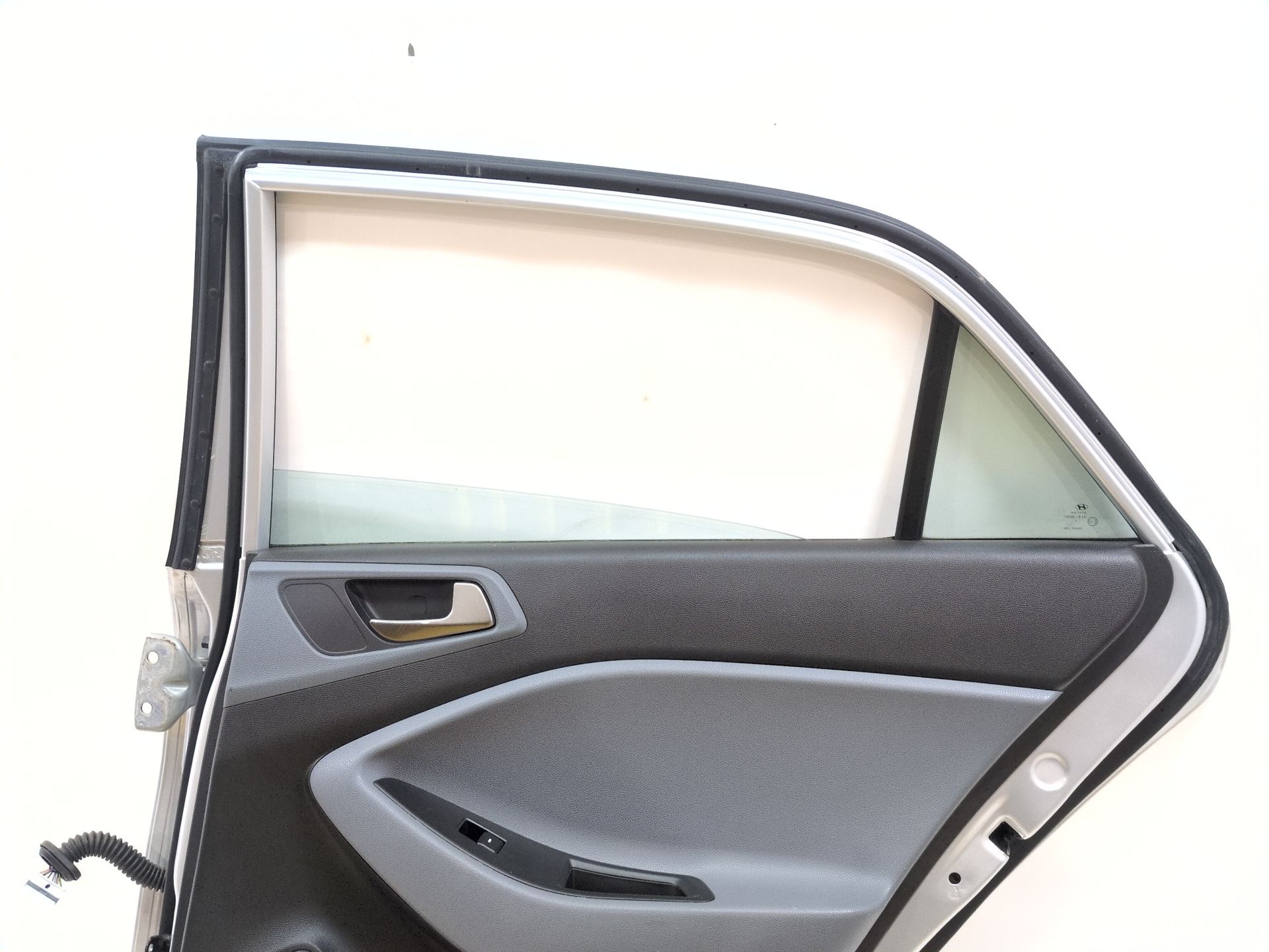 puerta_trasera_derecha_77004c8000_hyundai_i20_ii_gb_ib_1_2