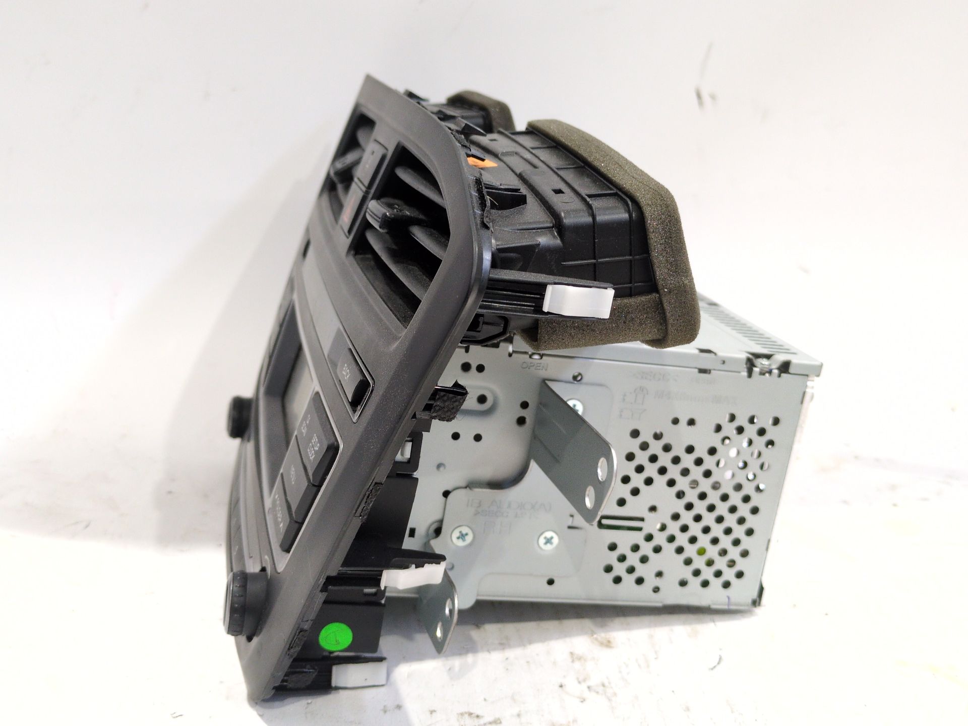 sistema_audio_radio_cd_96170c8050rdr_hyundai_i20_ii_gb_ib_1_2