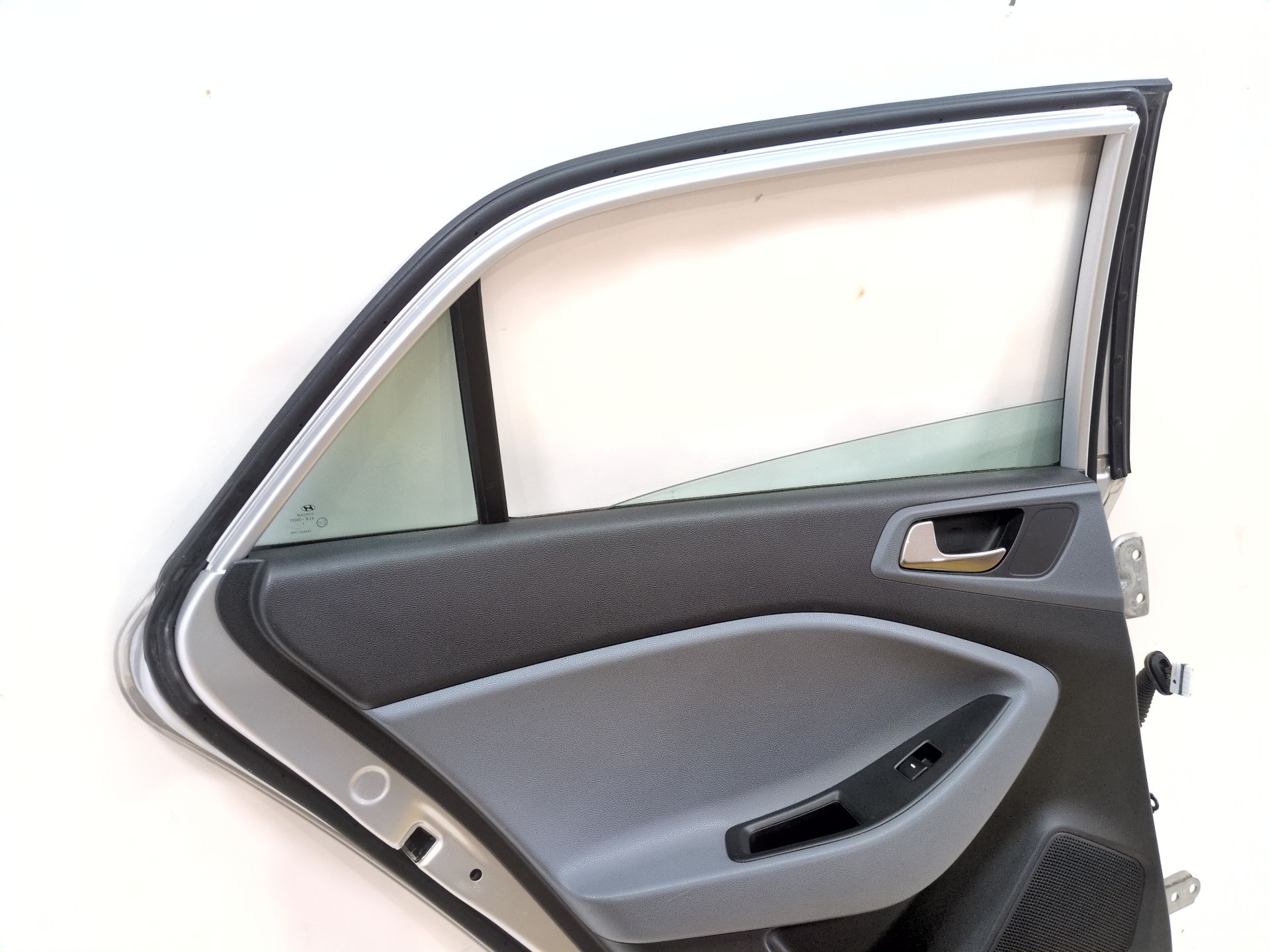 puerta_trasera_izquierda_77003c8000_hyundai_i20_ii_gb_ib_1_2