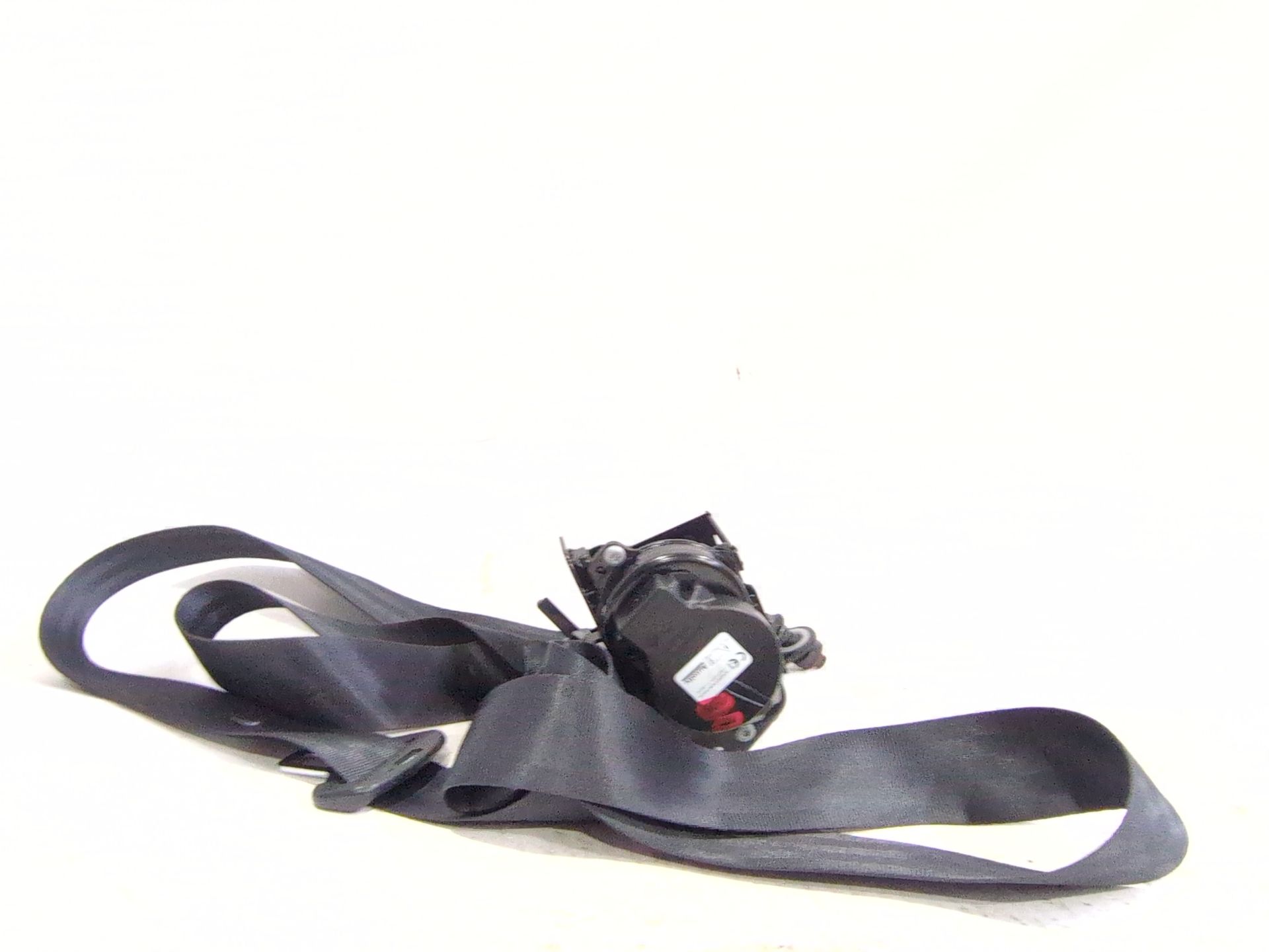 cinturon_seguridad_delantero_derecho_88820c8000_hyundai_i20_ii_gb_ib_1_2