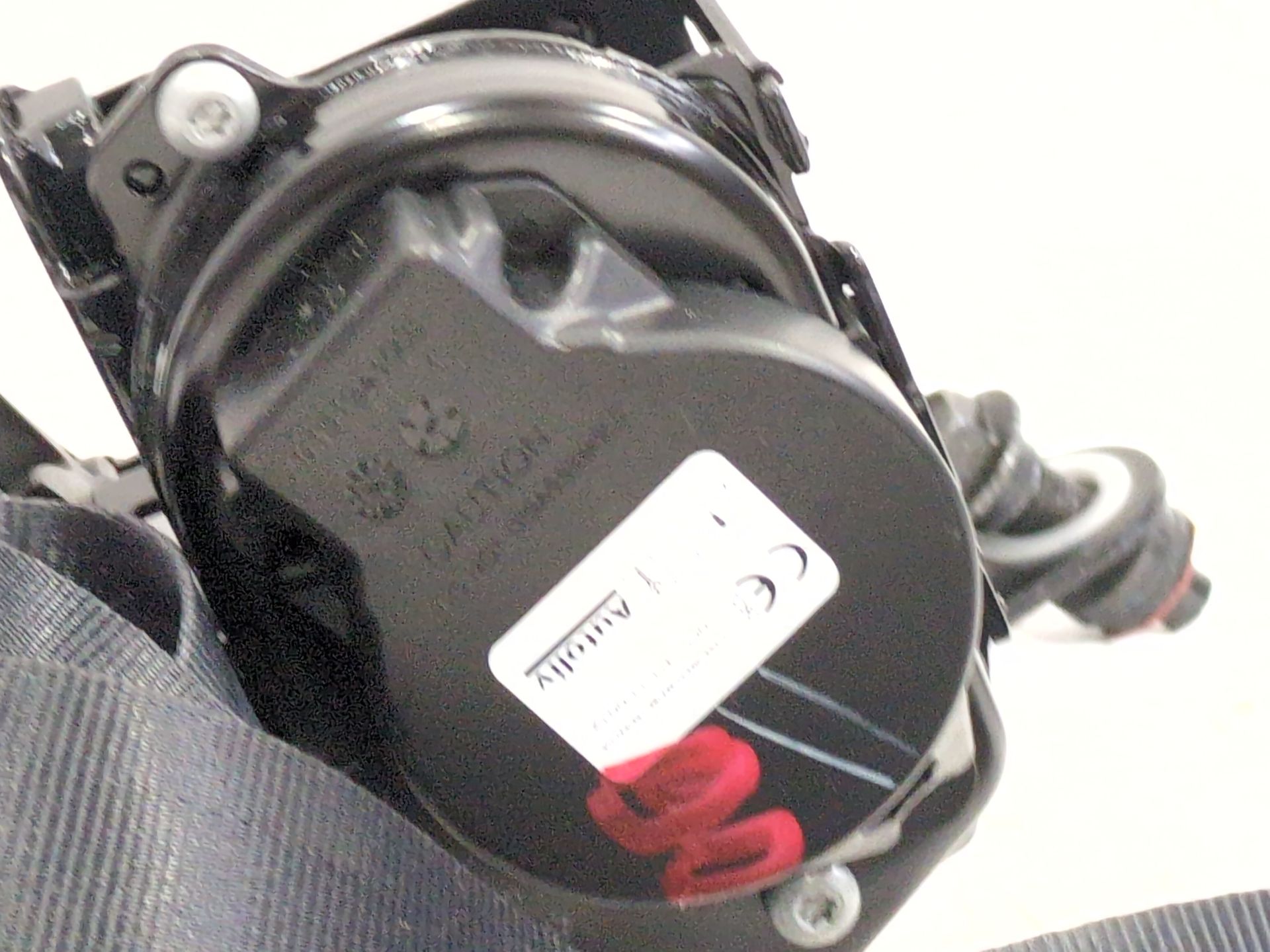 cinturon_seguridad_delantero_derecho_88820c8000_hyundai_i20_ii_gb_ib_1_2