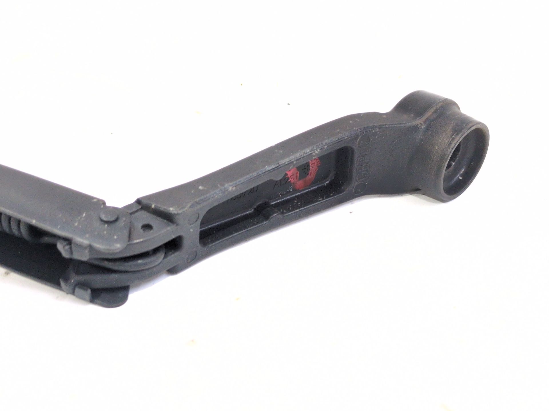 brazo_limpia_delantero_derecho_sin_referencia_hyundai_i20_ii_gb_ib_1_2