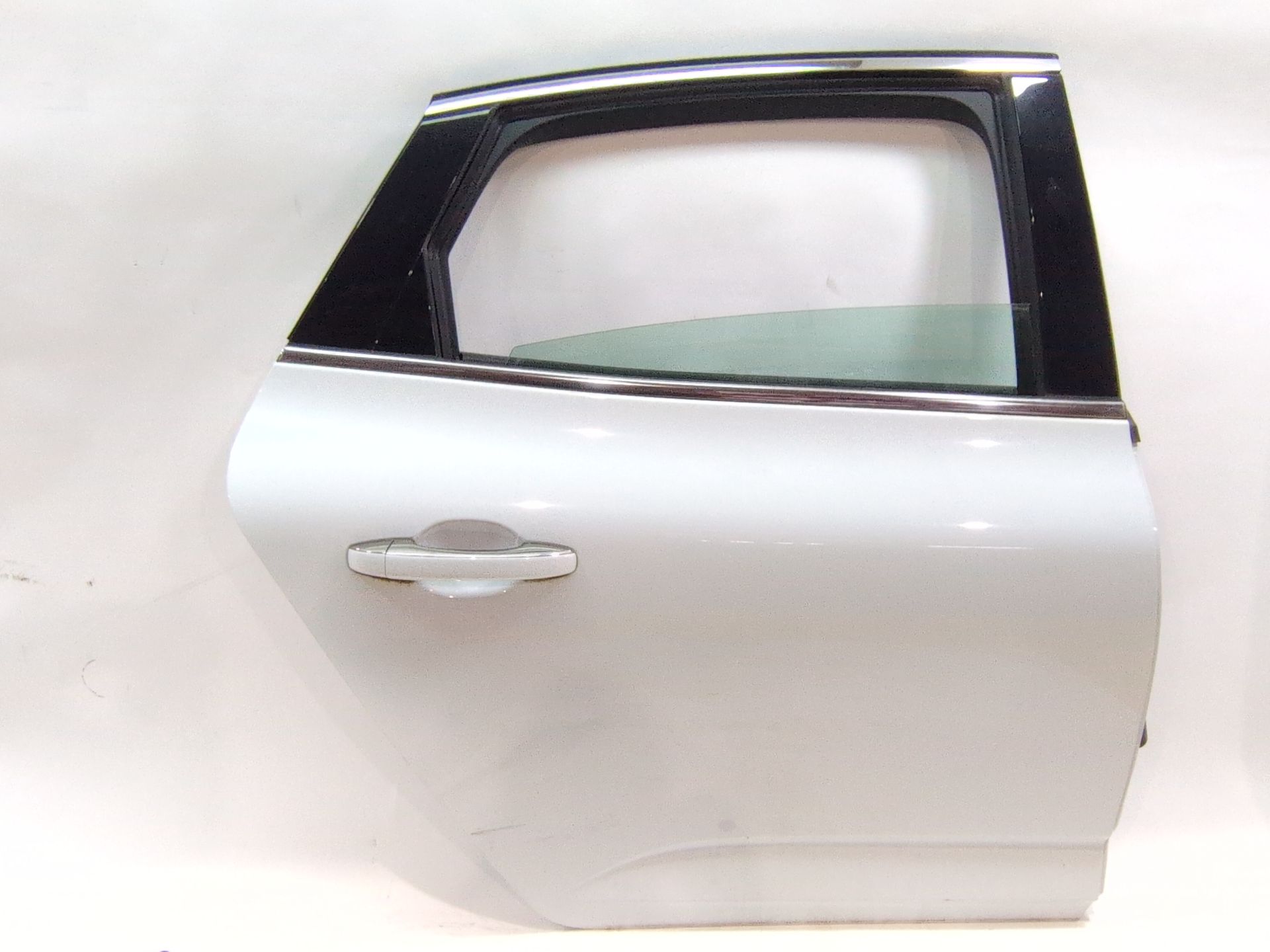 puerta_trasera_derecha_821003230r_ice_white_bc_ov369_renault_talisman_lp_2_0_blue_dci_200_lpal