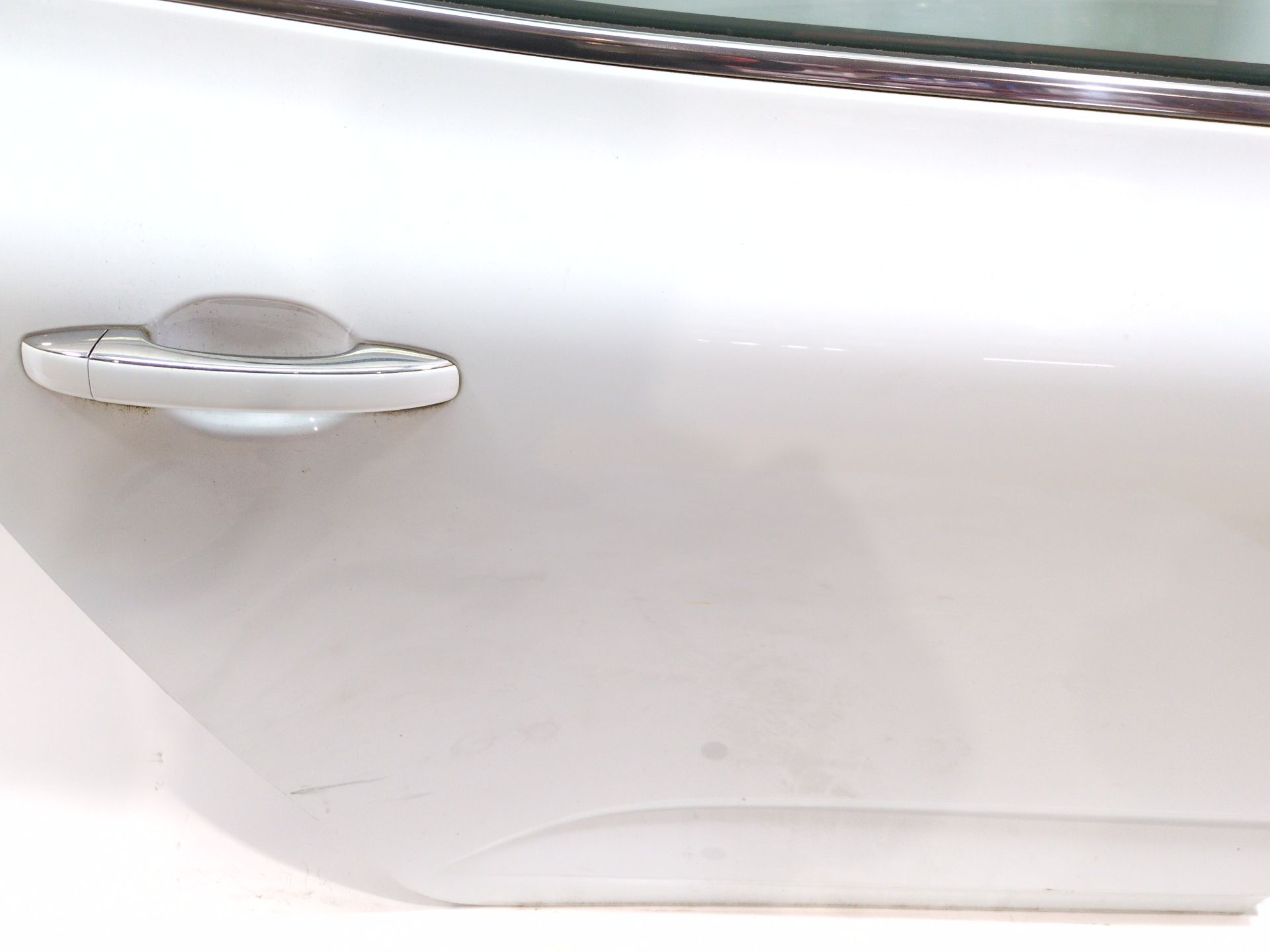 puerta_trasera_derecha_821003230r_ice_white_bc_ov369_renault_talisman_lp_2_0_blue_dci_200_lpal