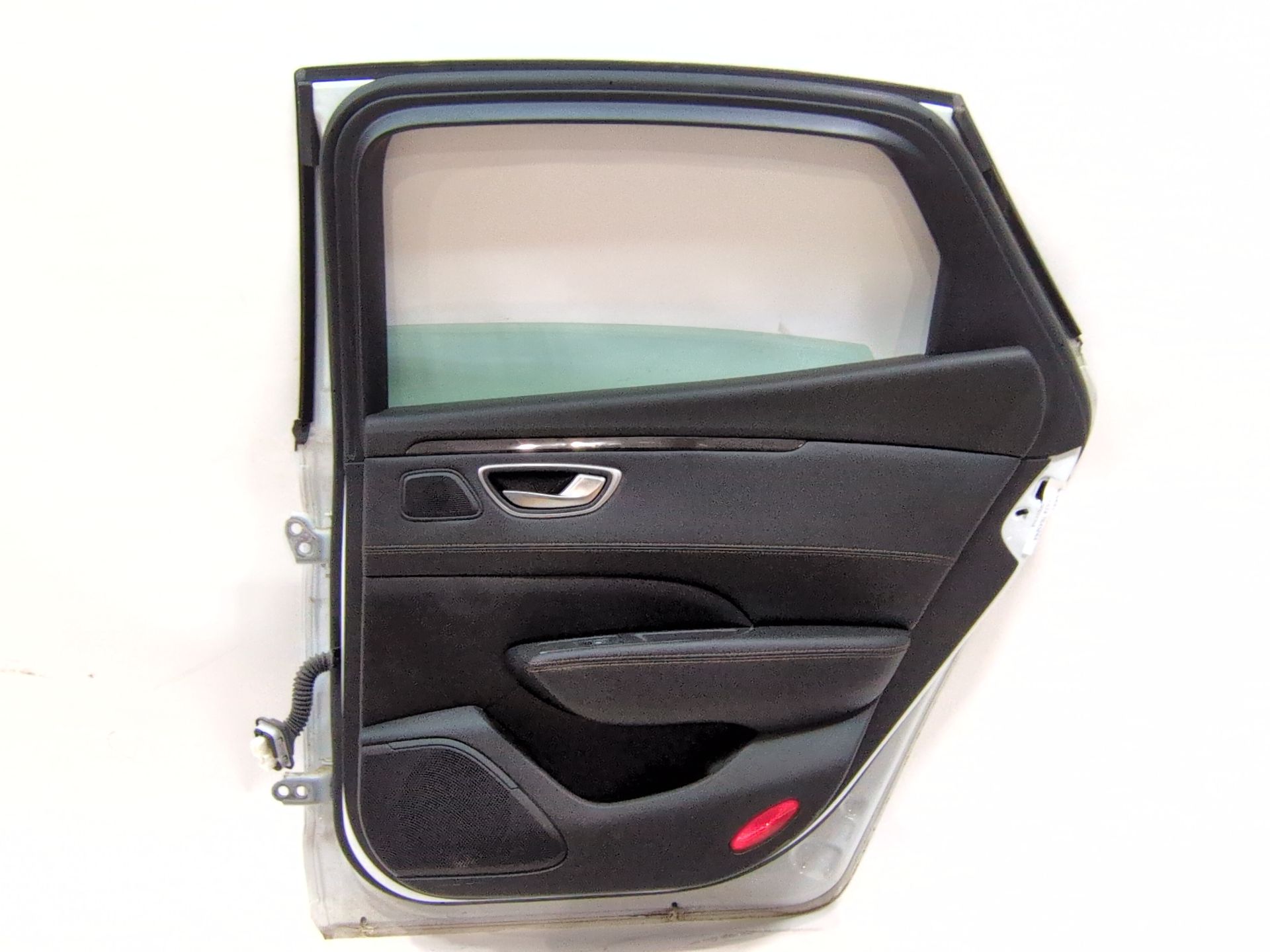 puerta_trasera_derecha_821003230r_ice_white_bc_ov369_renault_talisman_lp_2_0_blue_dci_200_lpal