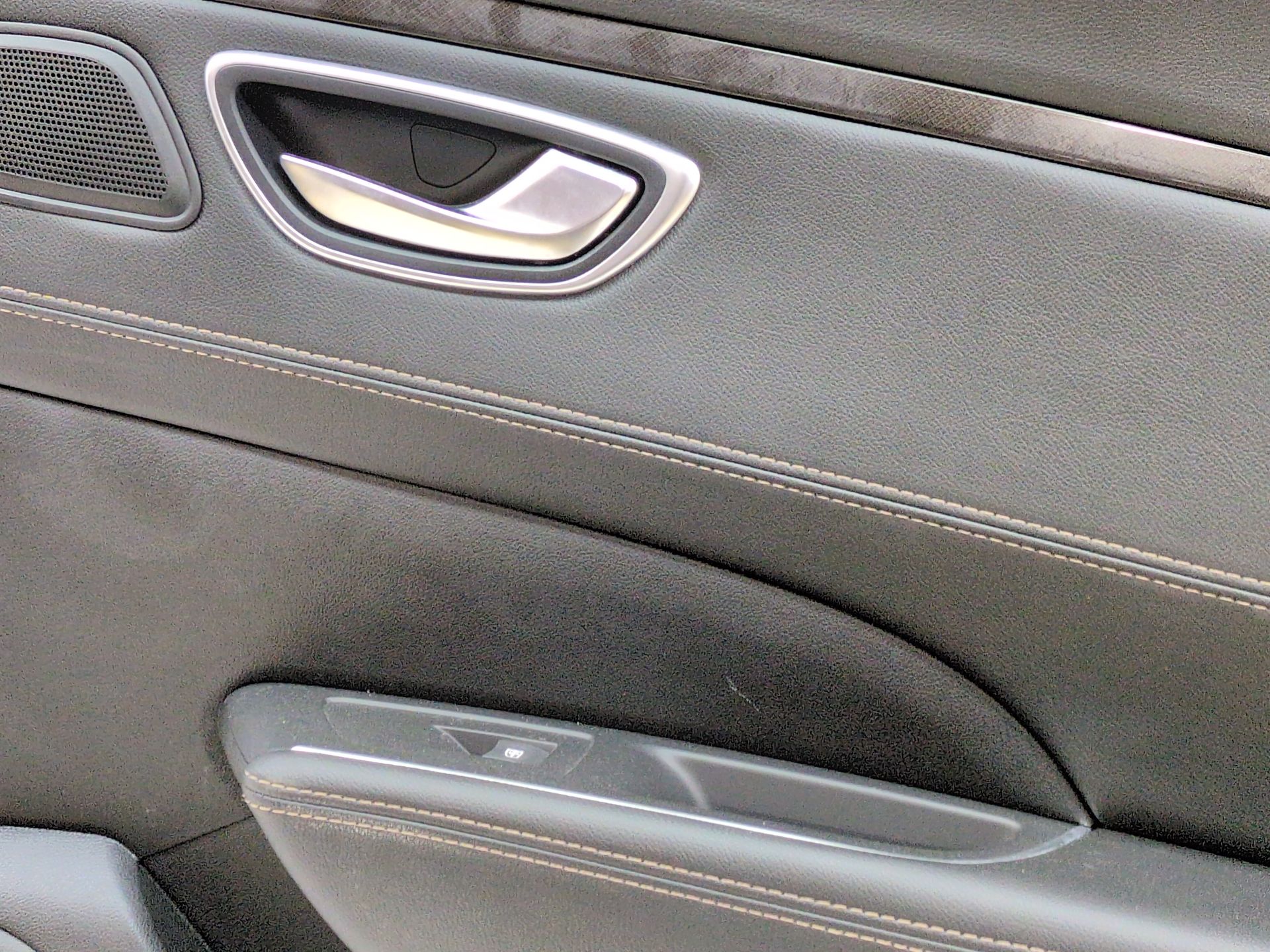 puerta_trasera_derecha_821003230r_ice_white_bc_ov369_renault_talisman_lp_2_0_blue_dci_200_lpal