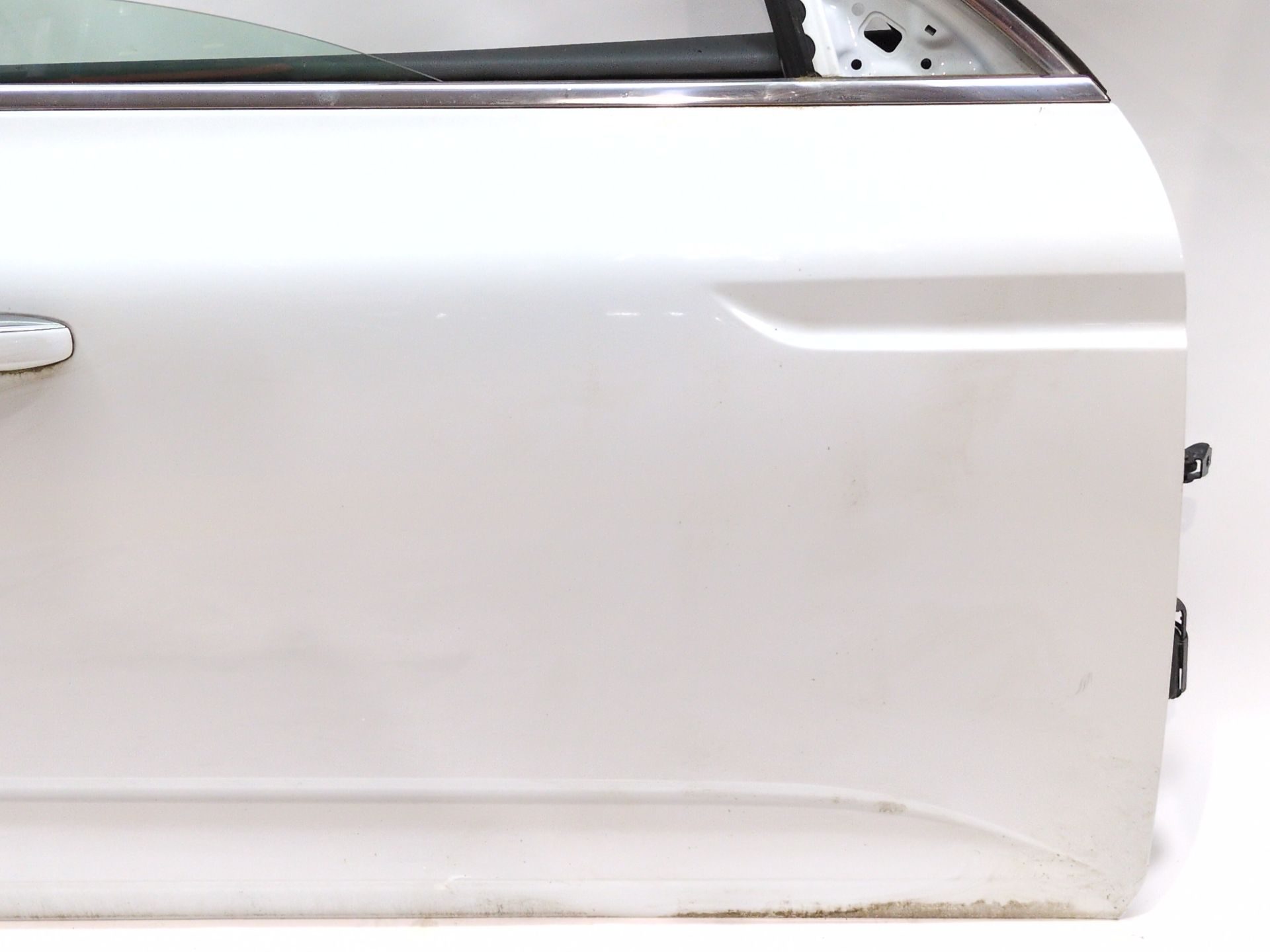 puerta_delantera_derecha_801002599r_ice_white_bc_ov369_renault_talisman_lp_2_0_blue_dci_200_lpal