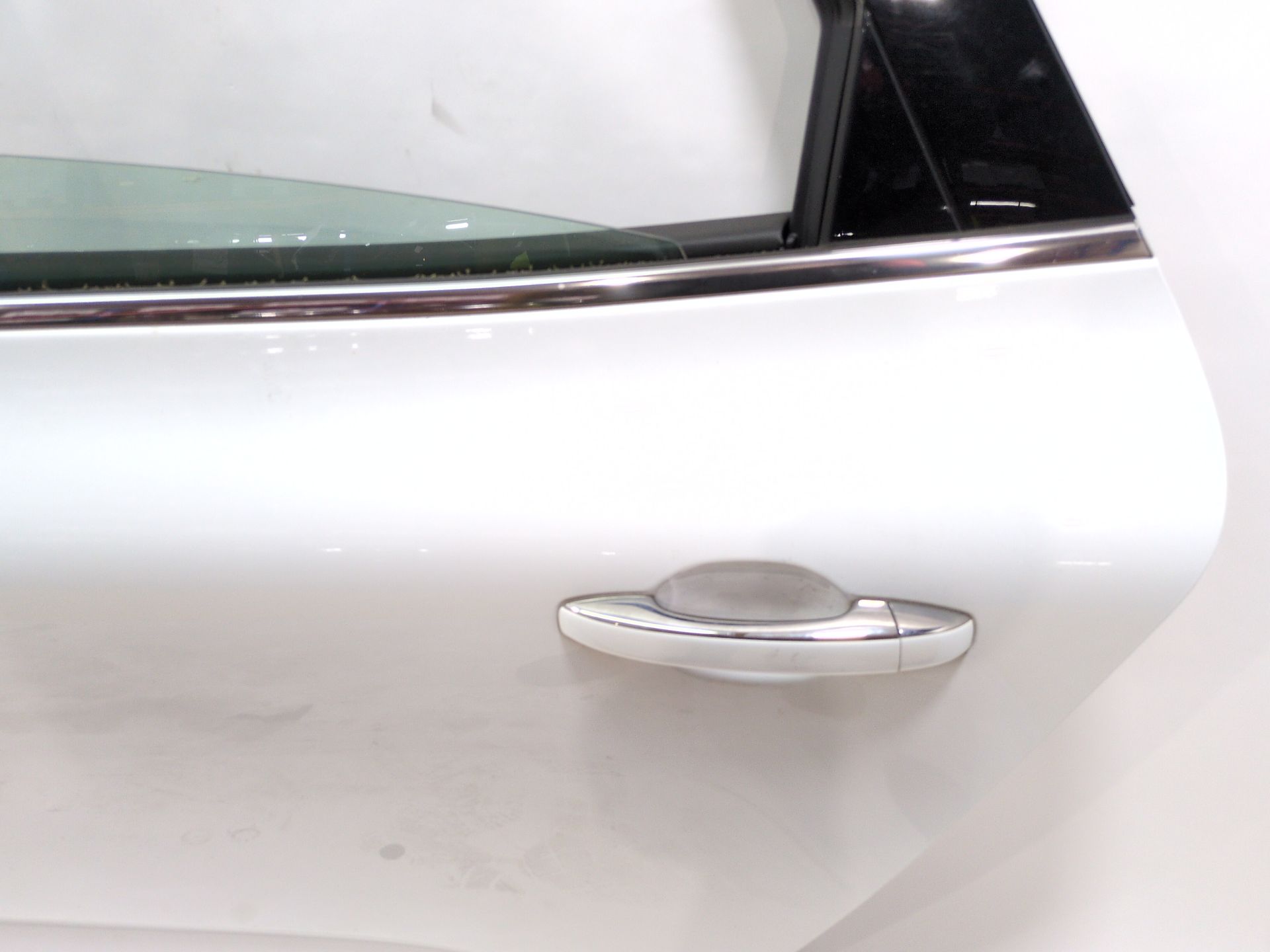 puerta_trasera_izquierda_821015974r_ice_white_bc_ov369_renault_talisman_lp_2_0_blue_dci_200_lpal