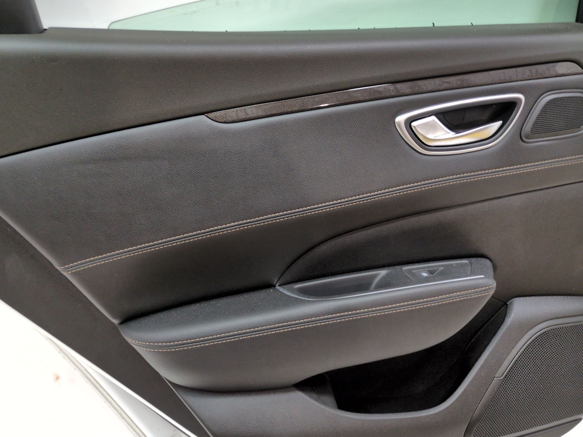 puerta_trasera_izquierda_821015974r_ice_white_bc_ov369_renault_talisman_lp_2_0_blue_dci_200_lpal