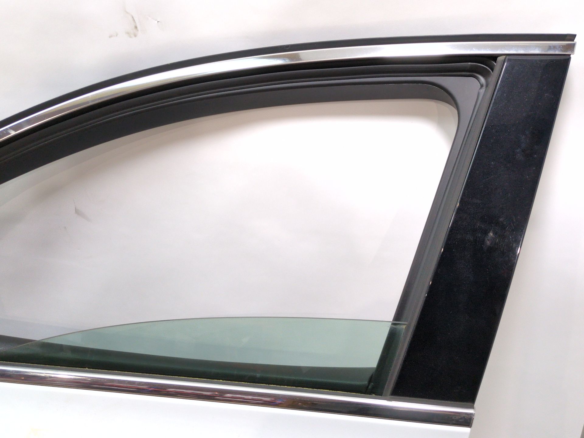 puerta_delantera_izquierda_801018159r_ice_white_bc_ov369_renault_talisman_lp_2_0_blue_dci_200_lpal