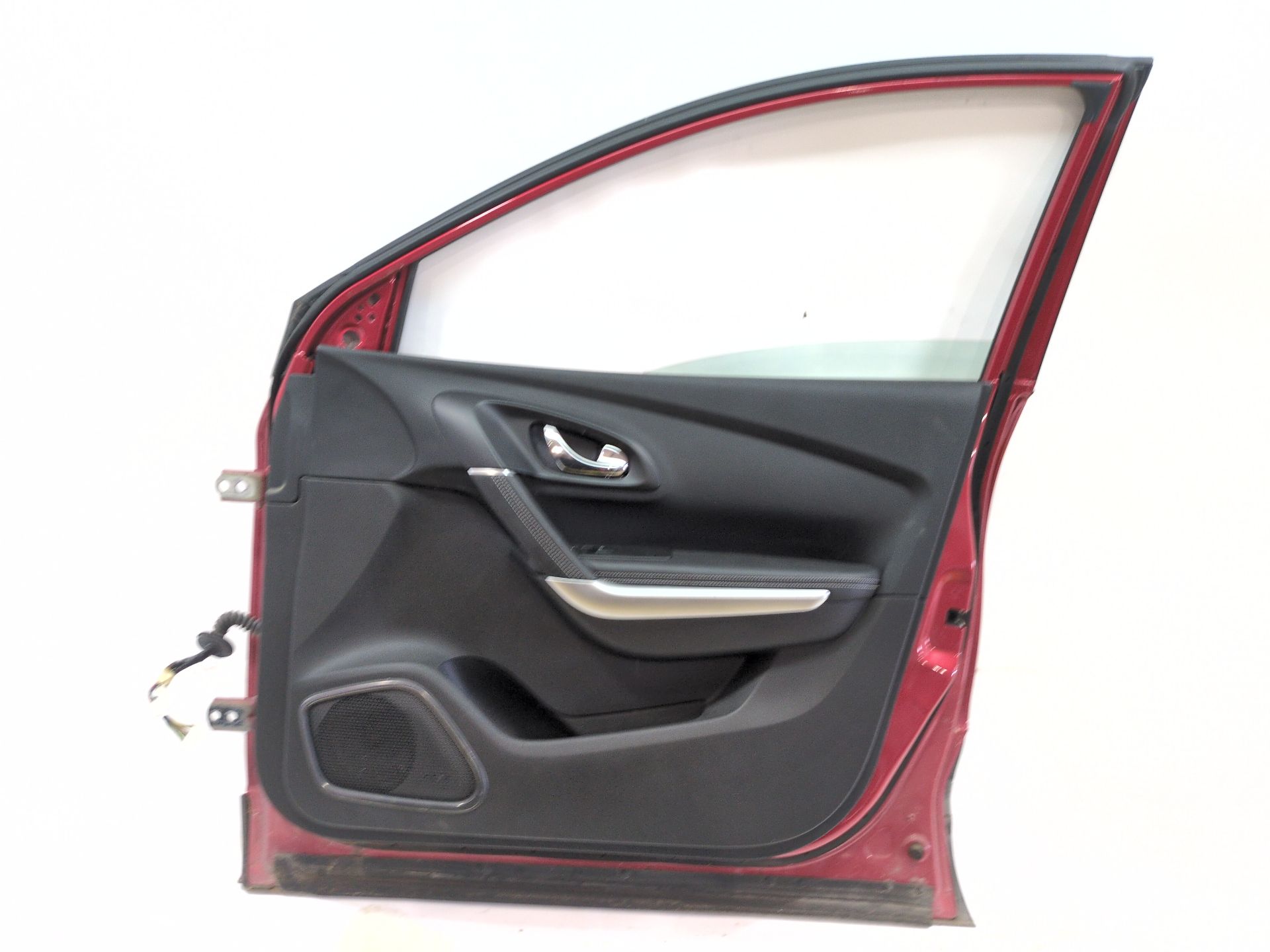 puerta_delantera_derecha_801006957r_red_flame_tennp_renault_kadjar_ha_hl_1_5_dci_110_hla3