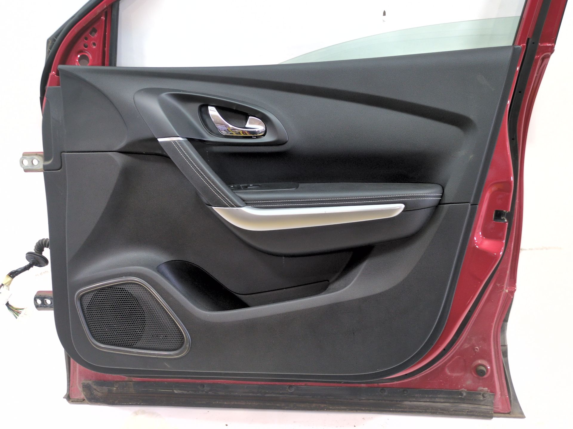 puerta_delantera_derecha_801006957r_red_flame_tennp_renault_kadjar_ha_hl_1_5_dci_110_hla3