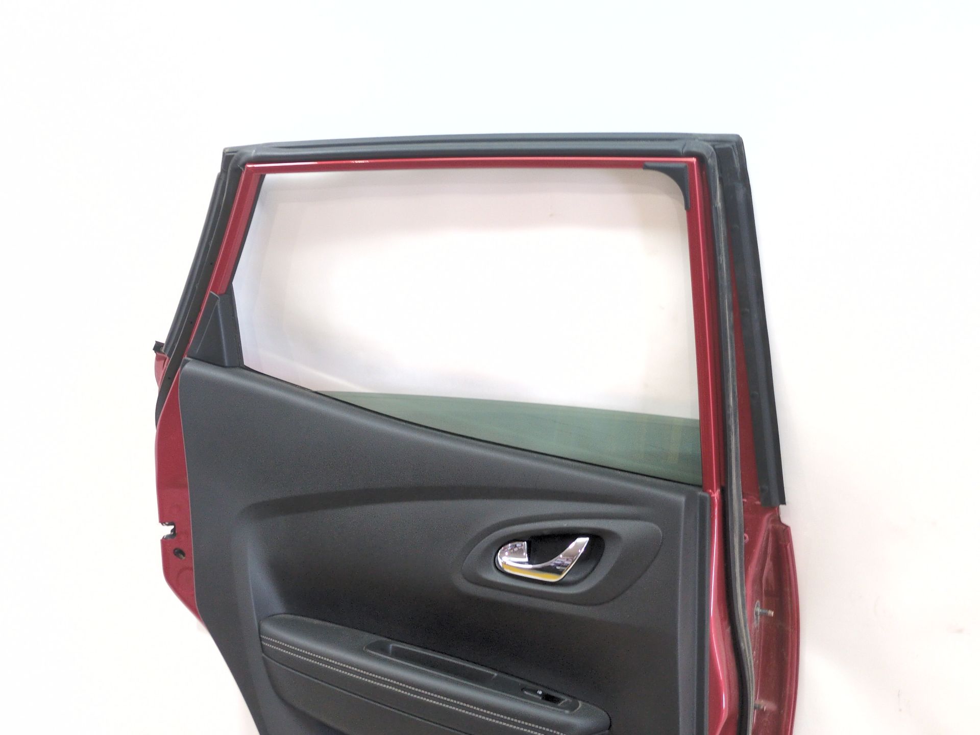 puerta_trasera_izquierda_821016878r_red_flame_tennp_renault_kadjar_ha_hl_1_5_dci_110_hla3