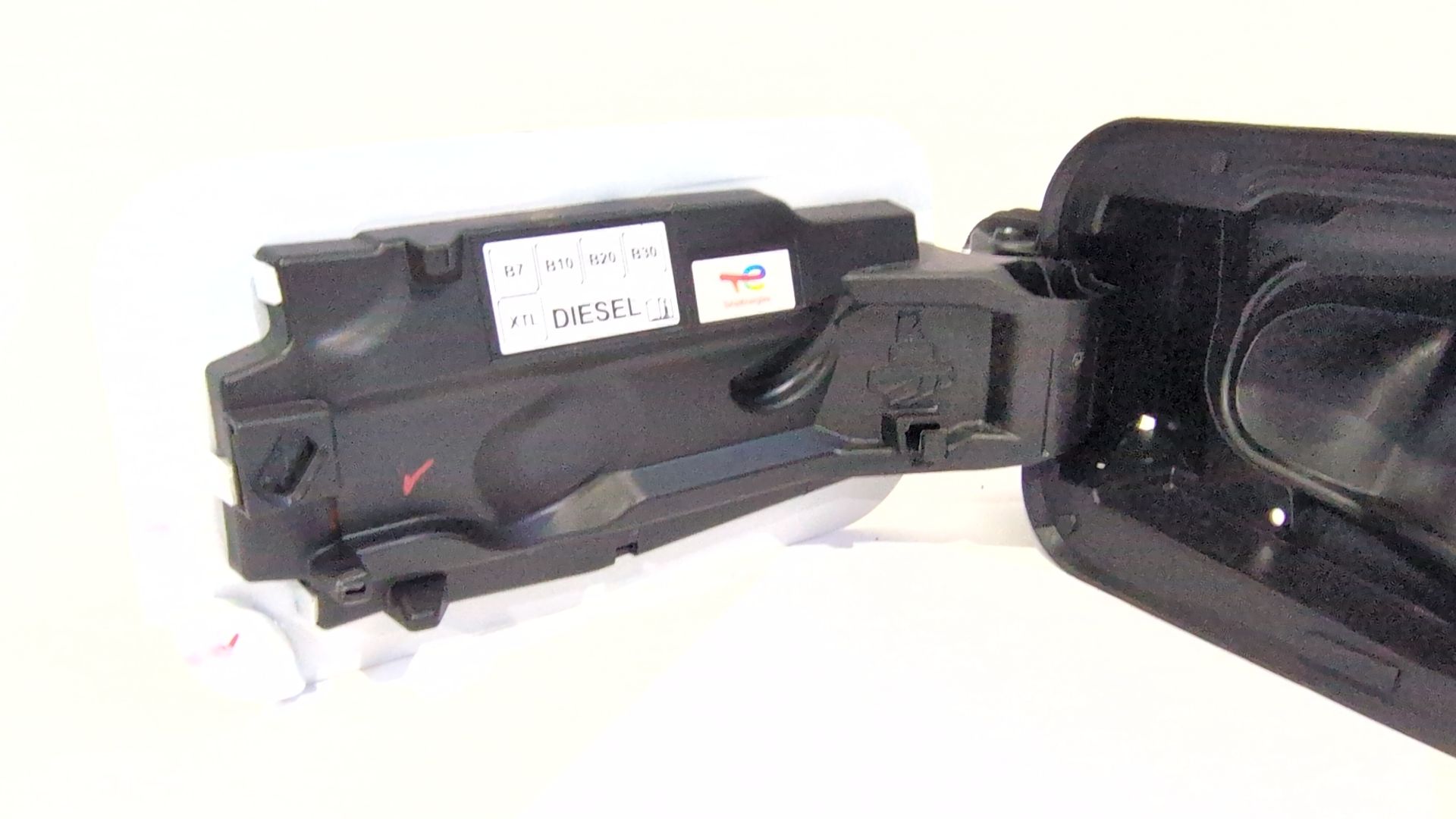 tapa_exterior_combustible_9817933380_citr_n_berlingo_berlingo_first_furgoneta_monovolumen_m_1_6_hdi_92