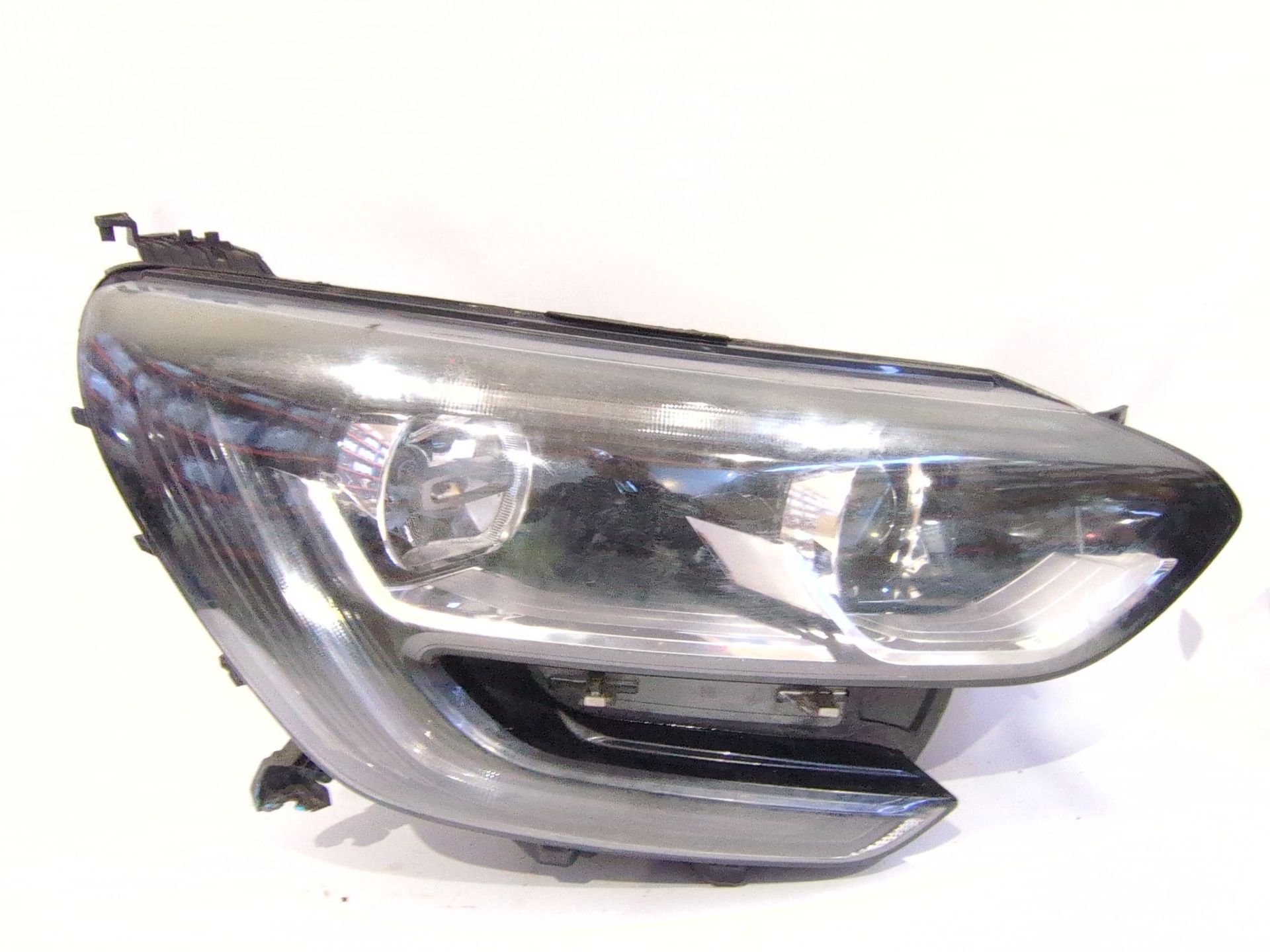 faro_derecho_260108478r_renault_megane_iv_hatchback_b9a_m_n_1_5_blue_dci_95_b9a2