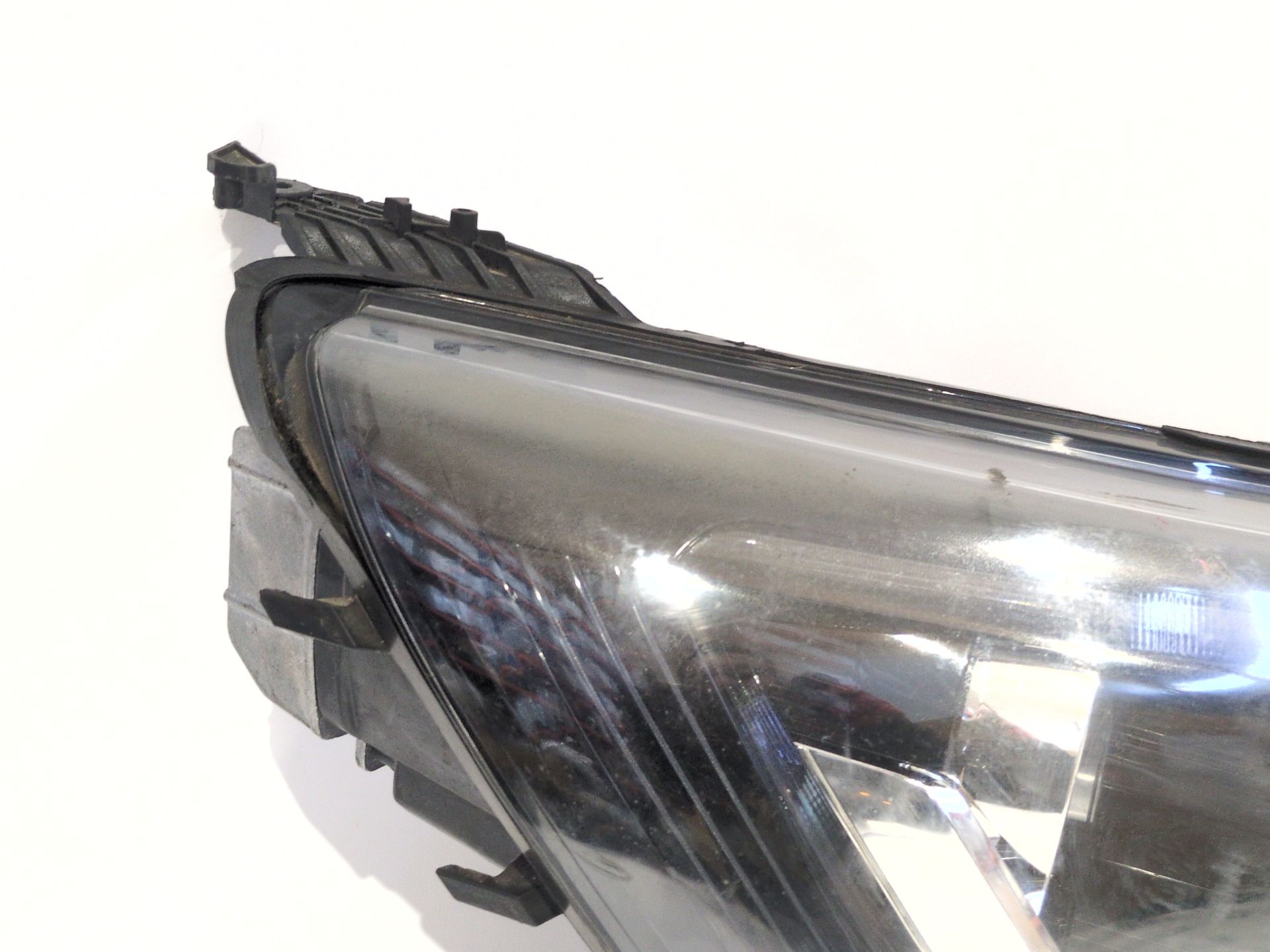 faro_derecho_260108478r_renault_megane_iv_hatchback_b9a_m_n_1_5_blue_dci_95_b9a2