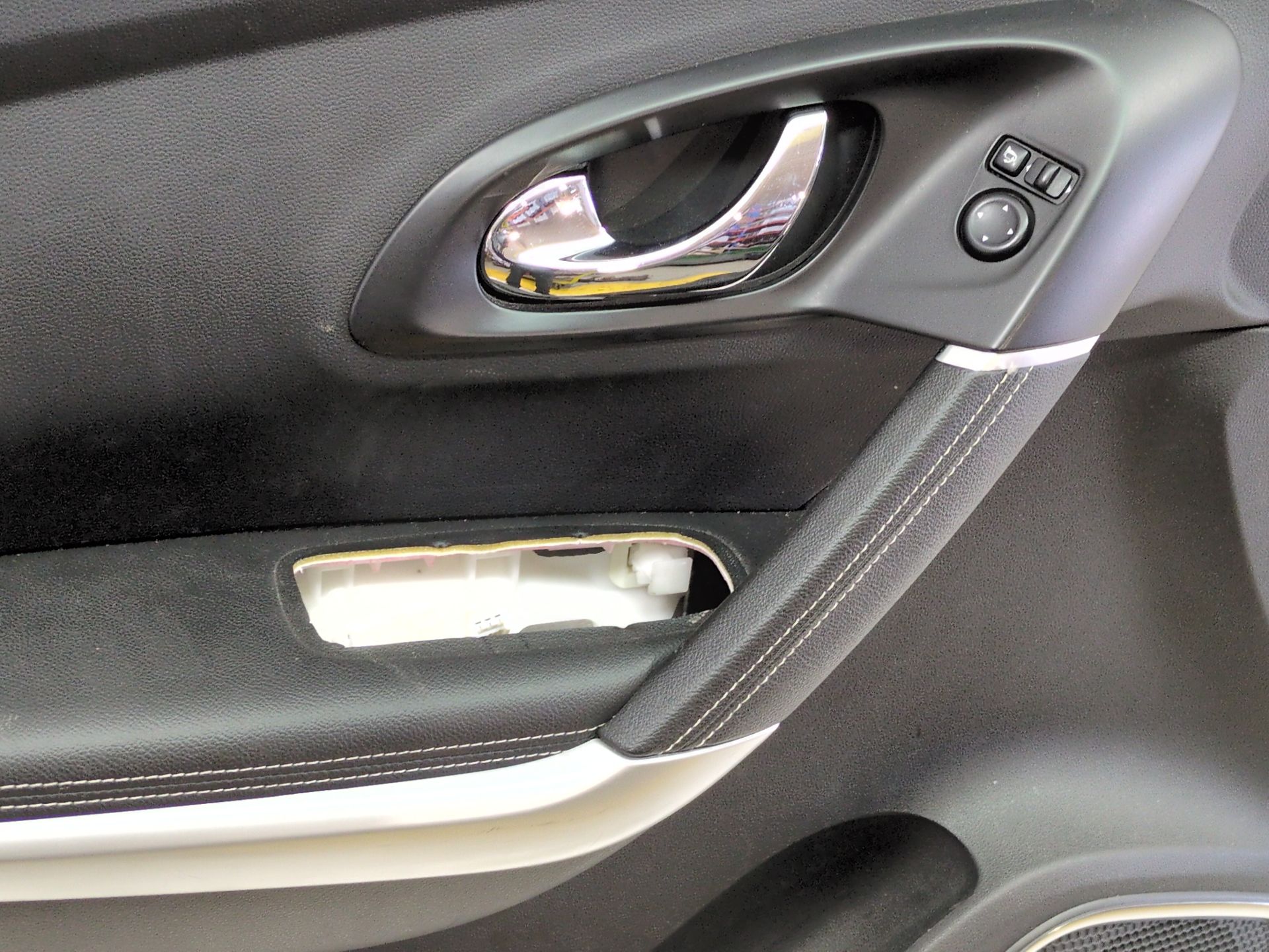 puerta_delantera_izquierda_801016831r_red_flame_tennp_renault_kadjar_ha_hl_1_5_dci_110_hla3