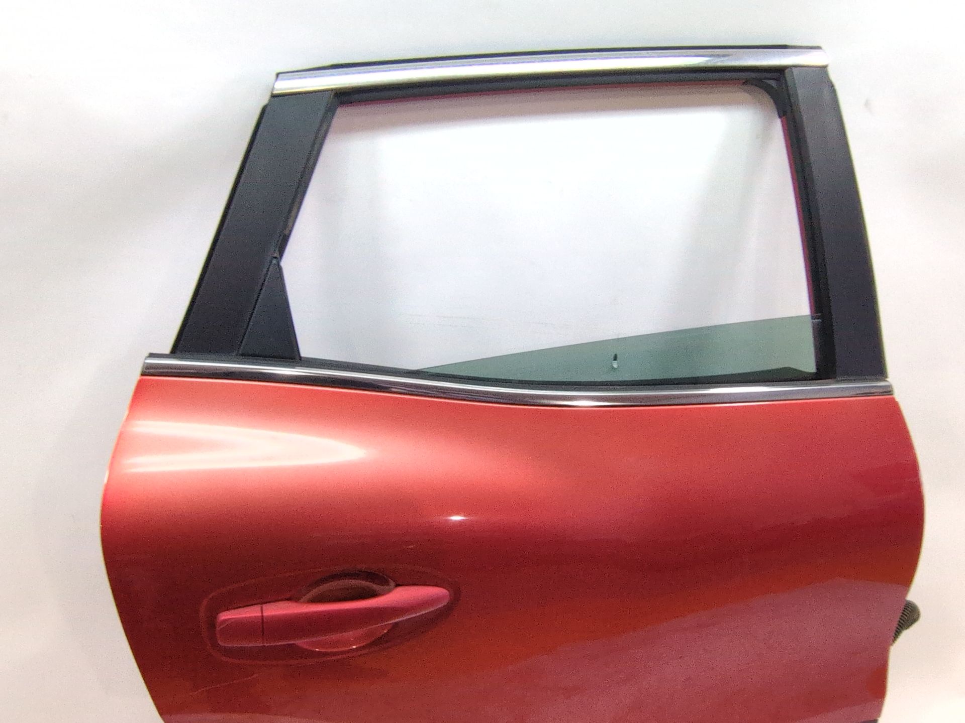 puerta_trasera_derecha_821000294r_red_flame_tennp_renault_kadjar_ha_hl_1_5_dci_110_hla3