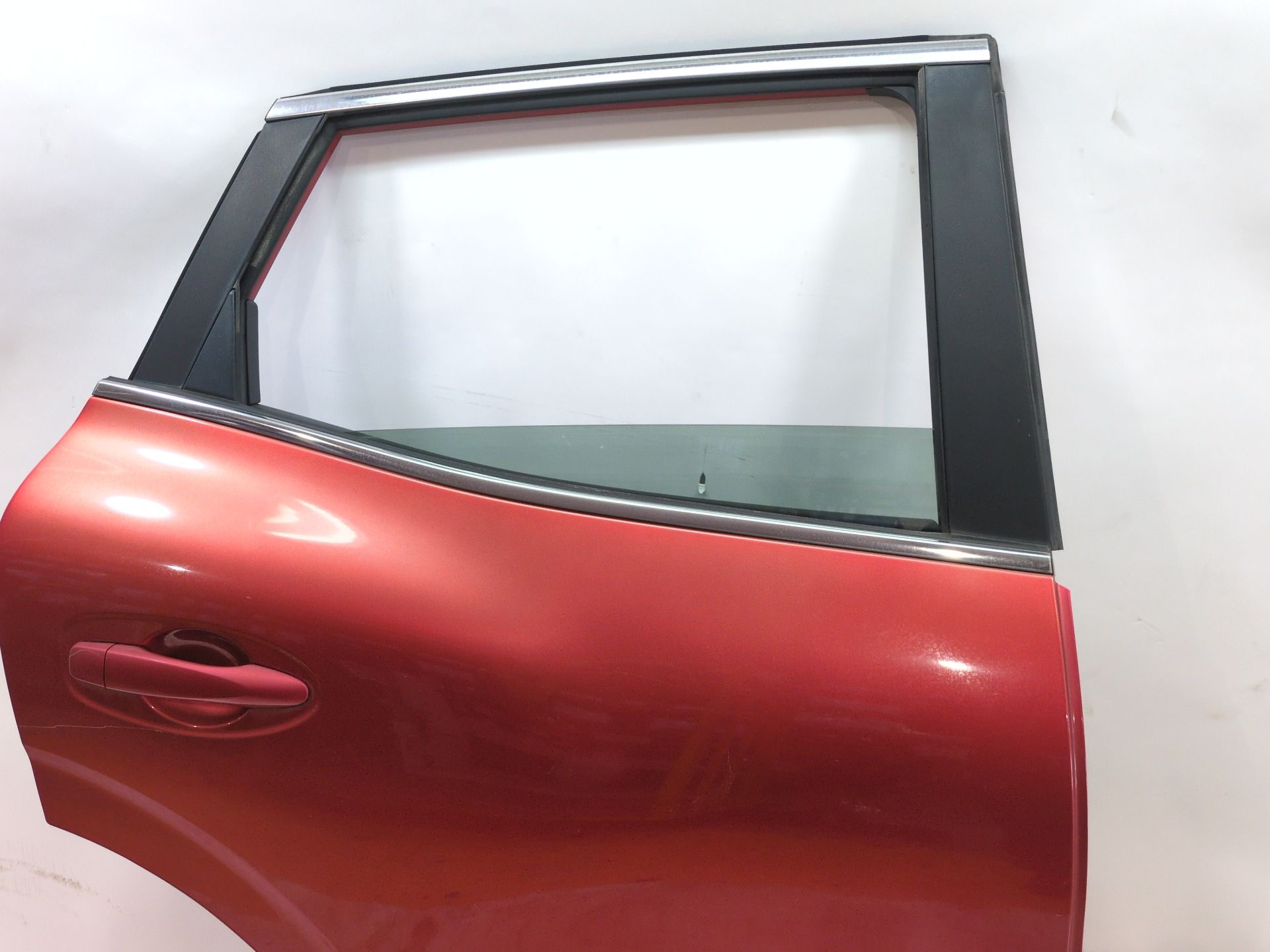 puerta_trasera_derecha_821000294r_red_flame_tennp_renault_kadjar_ha_hl_1_5_dci_110_hla3