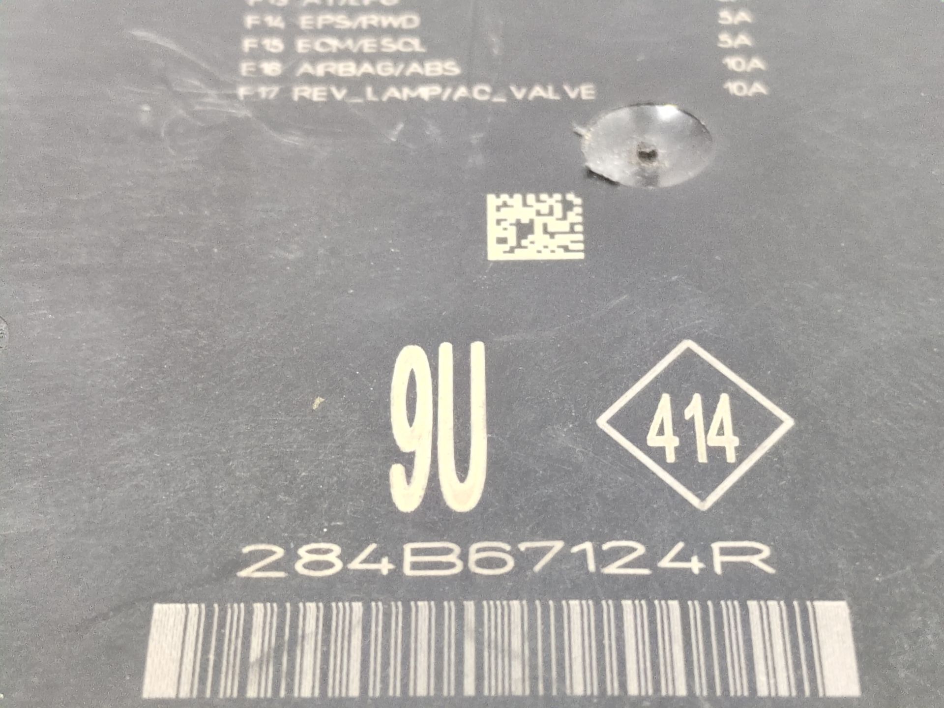 caja_reles_fusibles_284b67124r_renault_megane_iv_hatchback_b9a_m_n_1_5_blue_dci_95_b9a2