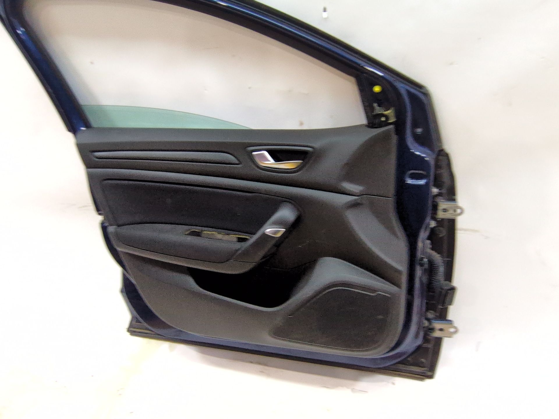 puerta_delantera_izquierda_801010705r_blue_cosmos_terpr_renault_megane_iv_hatchback_b9a_m_n_1_5_blue_dci_95_b9a2