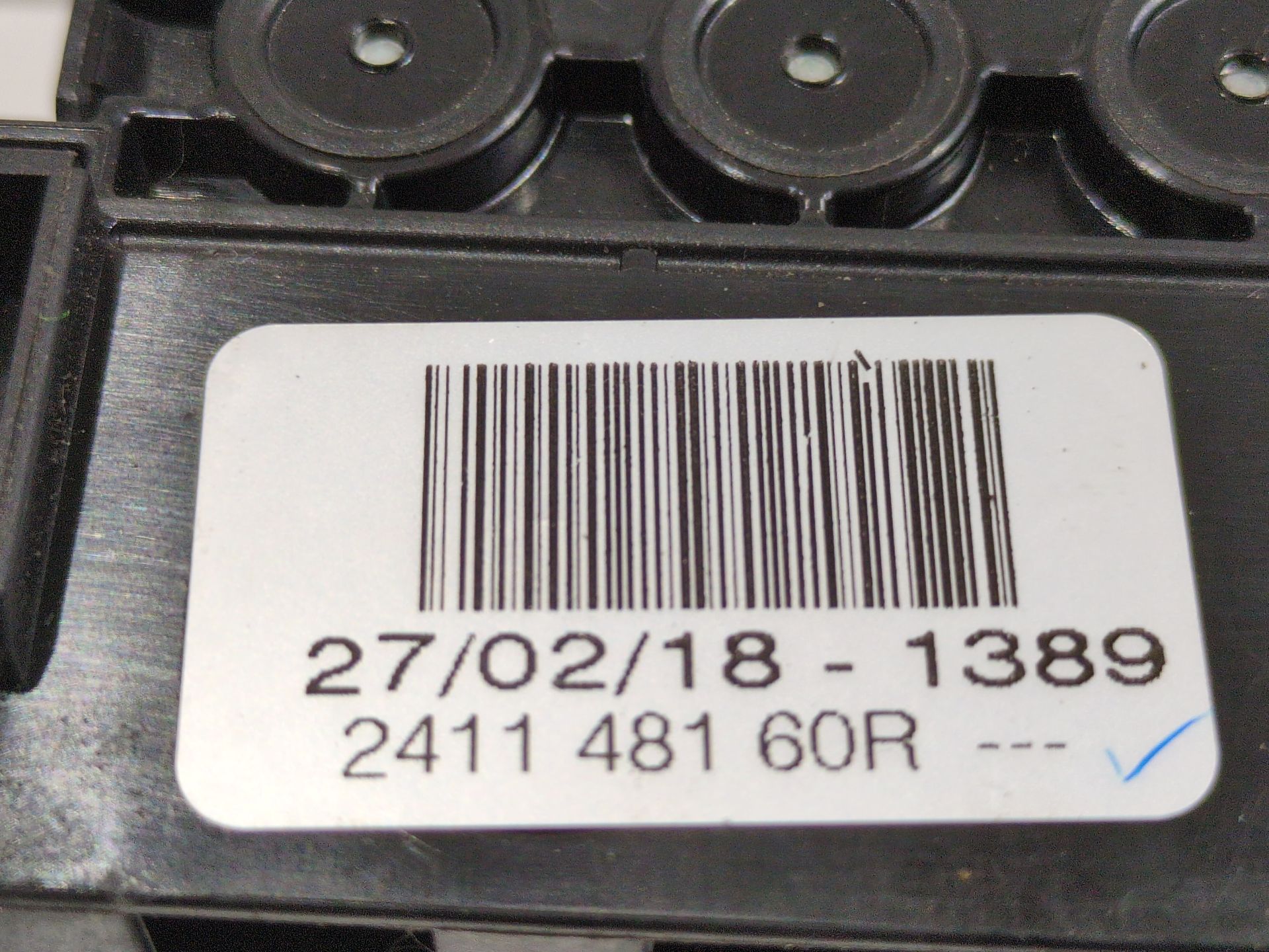 caja_reles_fusibles_241148160r_renault_megane_iv_hatchback_b9a_m_n_1_5_blue_dci_95_b9a2