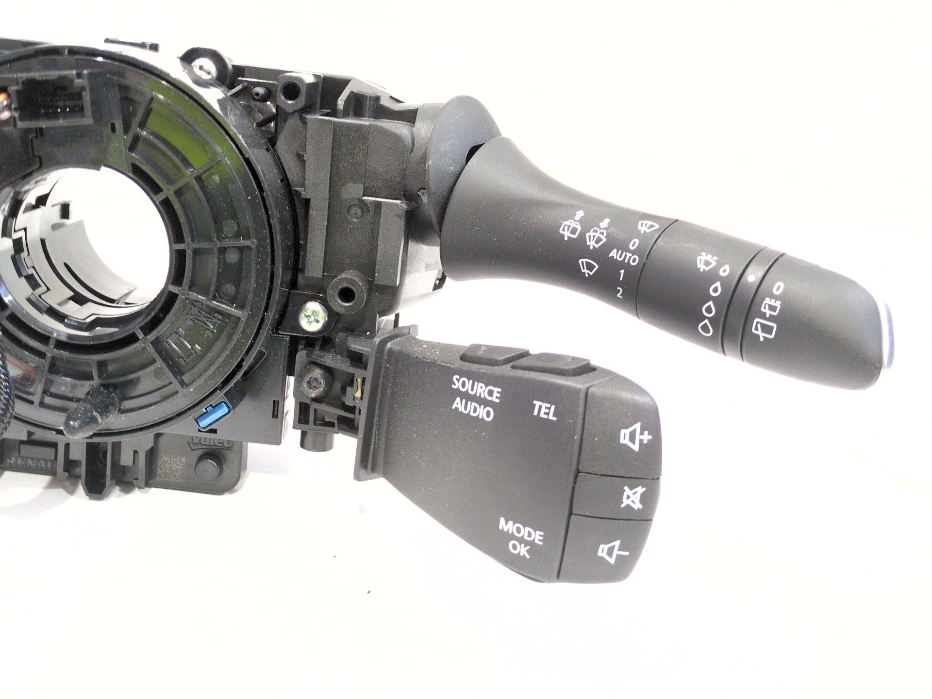 mando_multifuncion_255678341r_renault_megane_iv_hatchback_b9a_m_n_1_5_blue_dci_95_b9a2