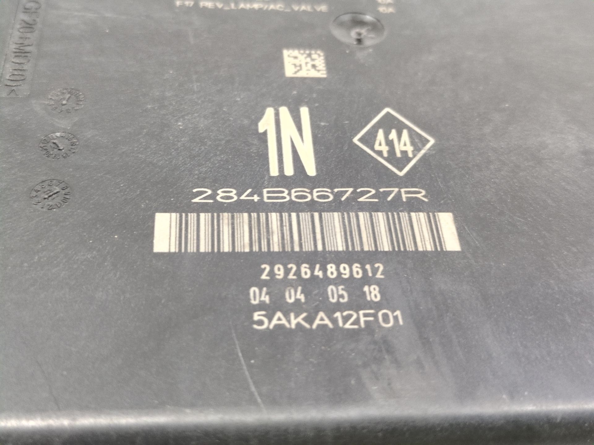 caja_reles_fusibles_284b66727r_renault_megane_iv_hatchback_b9a_m_n_1_5_blue_dci_95_b9a2