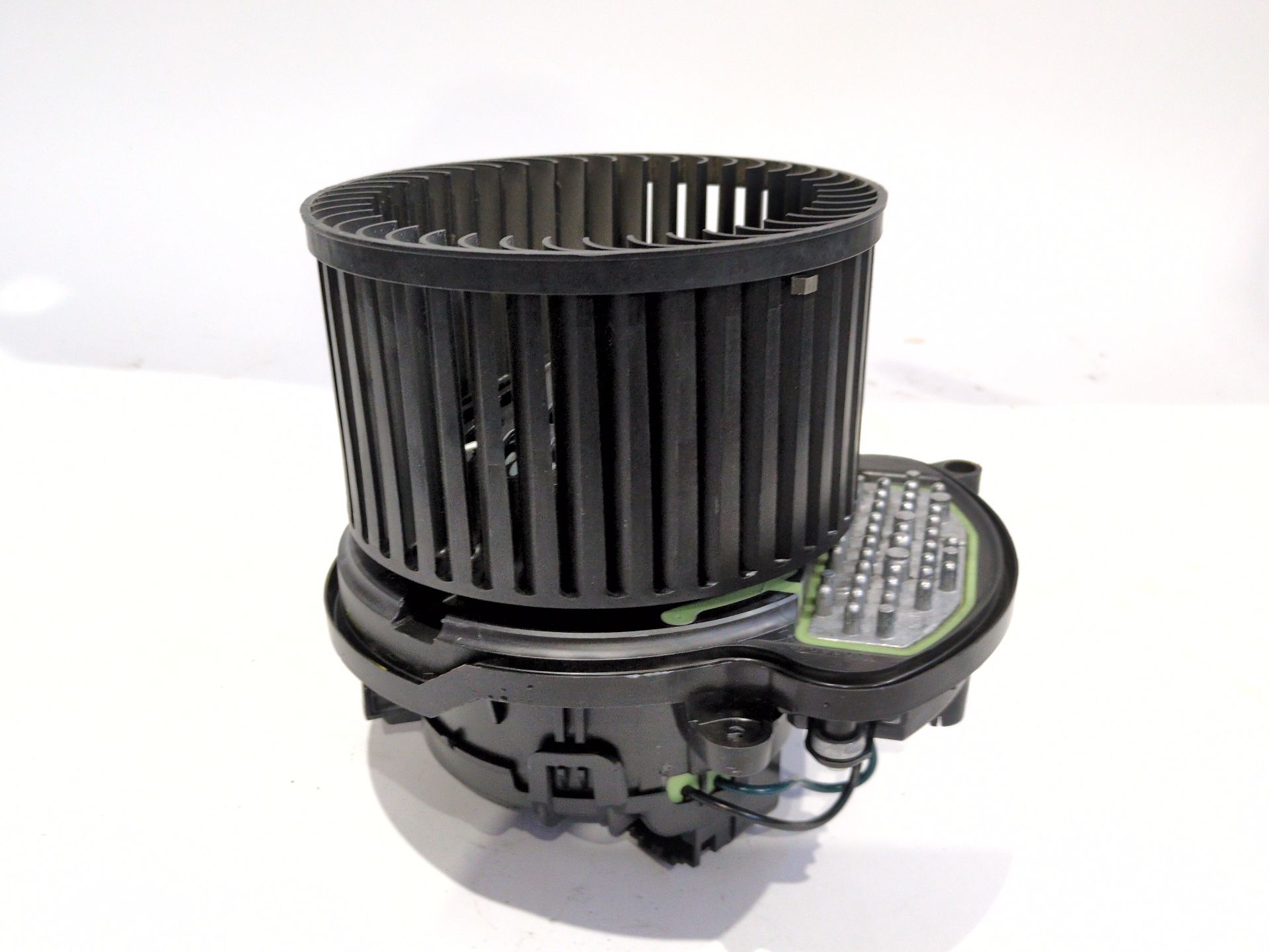 motor_calefaccion_t69963a_f9963_renault_megane_iv_hatchback_b9a_m_n_1_5_blue_dci_95_b9a2