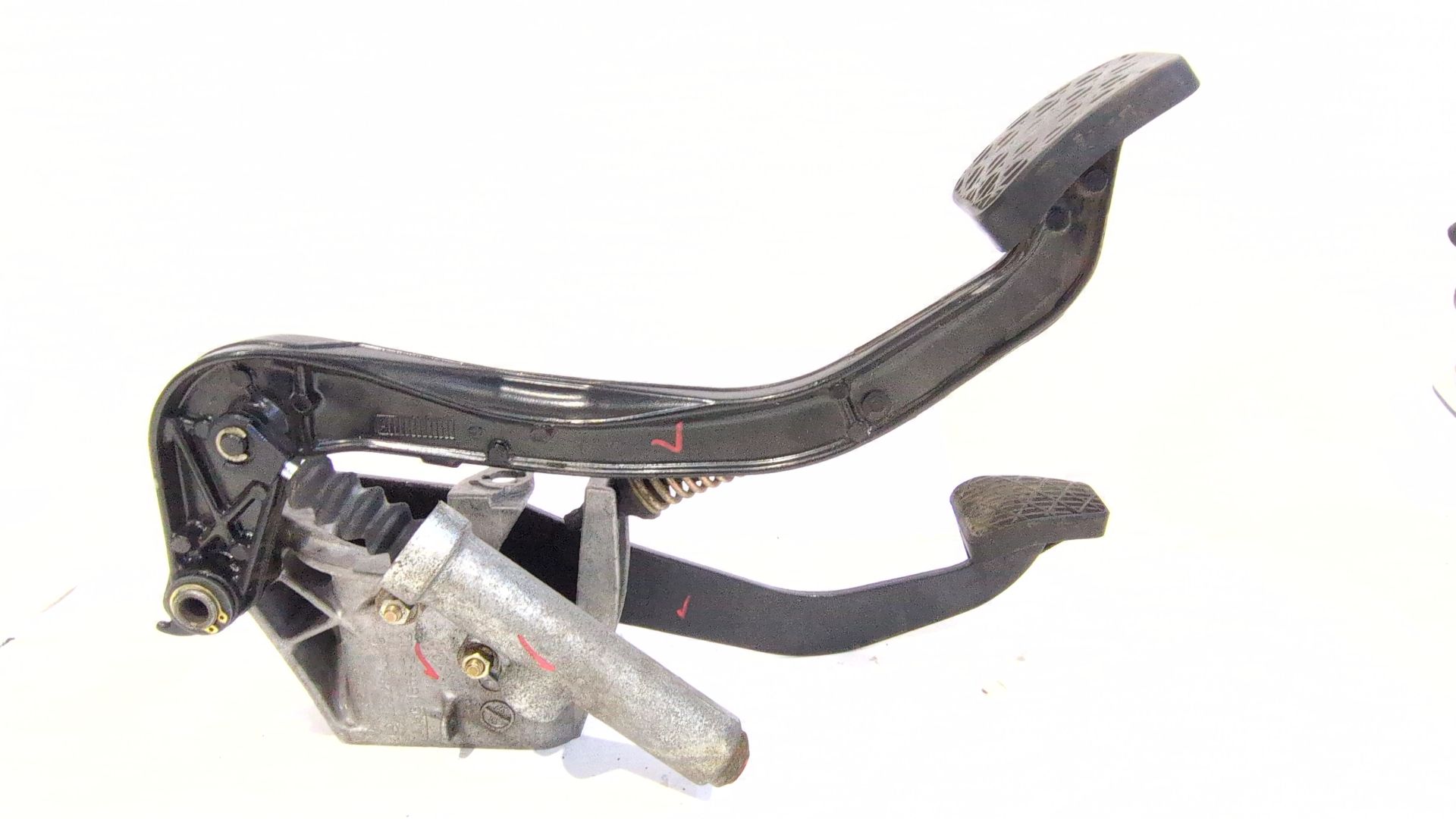 pedales_1292900119_mercedes_benz_124_sedan_w124_250_d_124_125