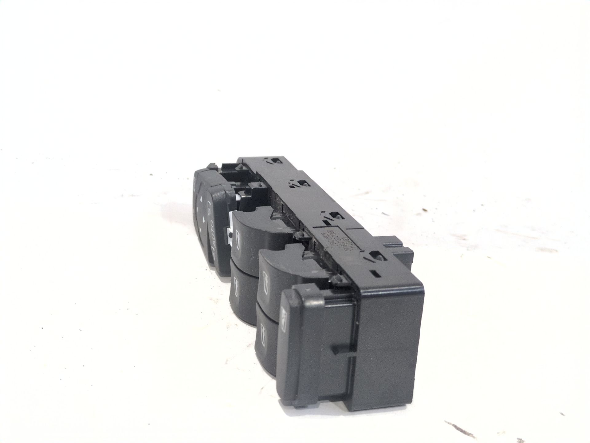 mando_elevalunas_delantero_izquierdo_e3243908_renault_talisman_lp_2_0_blue_dci_200_lpal