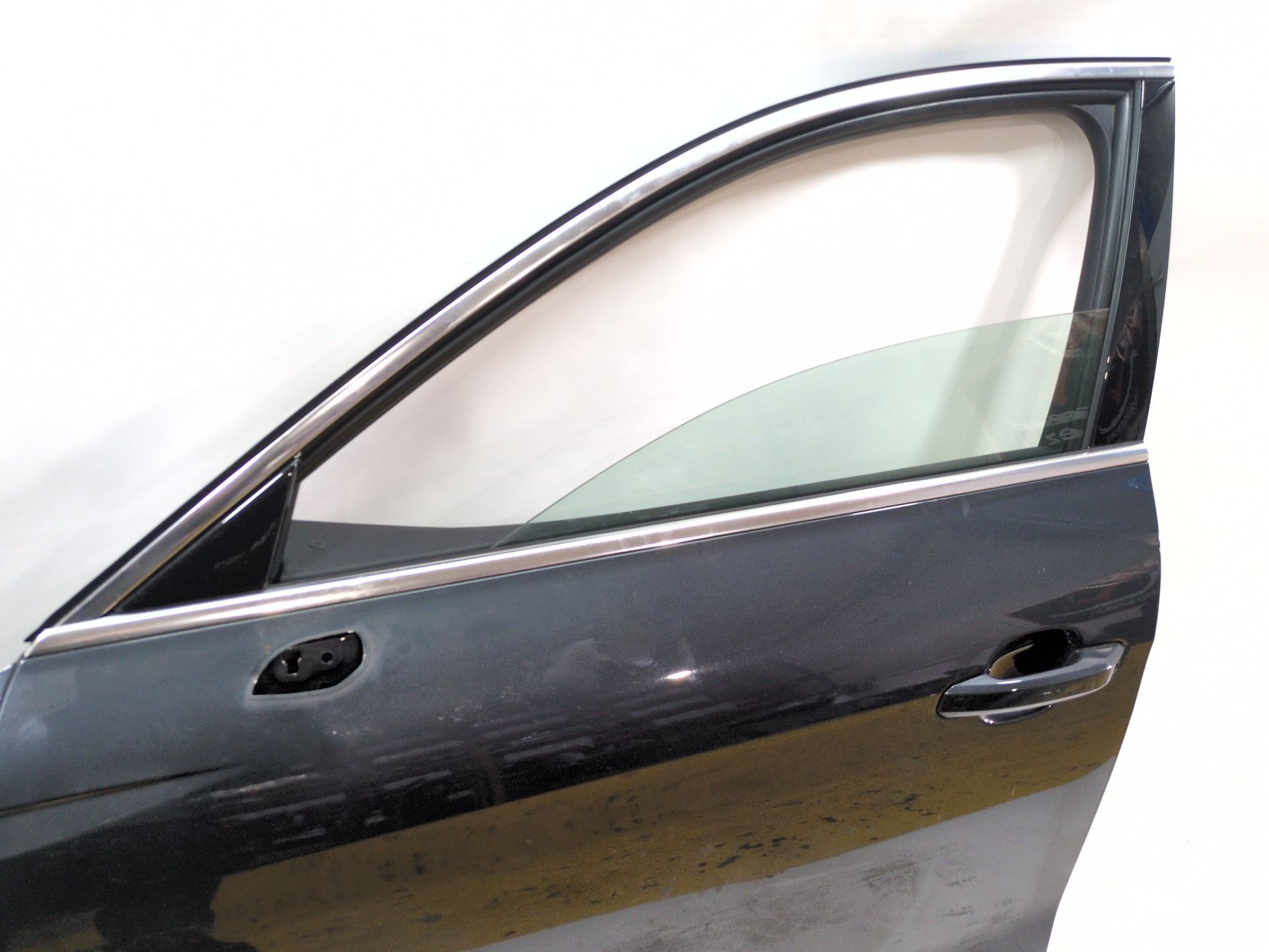 puerta_delantera_izquierda_8w0831051b_8w0_831_051_b_color_exterior_n_de_pintura_h1_x7l_audi_a4_b9_8w2_8wc_30_tdi_mild_hybrid