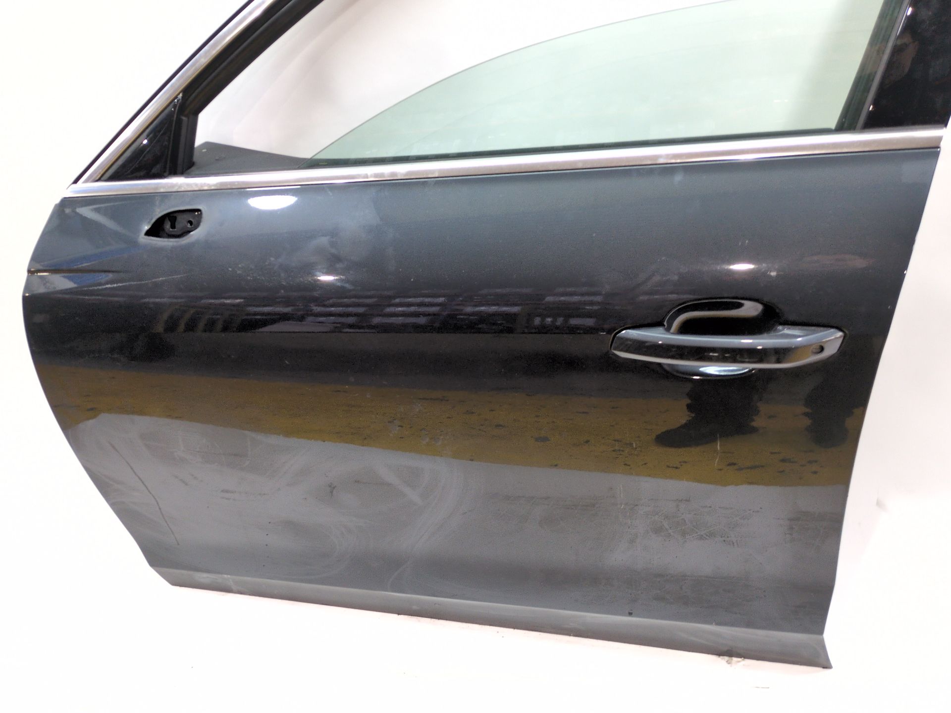 puerta_delantera_izquierda_8w0831051b_8w0_831_051_b_color_exterior_n_de_pintura_h1_x7l_audi_a4_b9_8w2_8wc_30_tdi_mild_hybrid