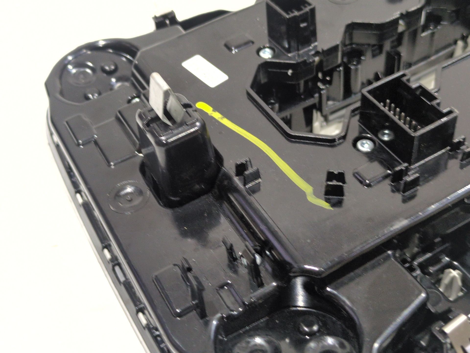 luz_interior_4k0947135_audi_a4_b9_8w2_8wc_30_tdi_mild_hybrid