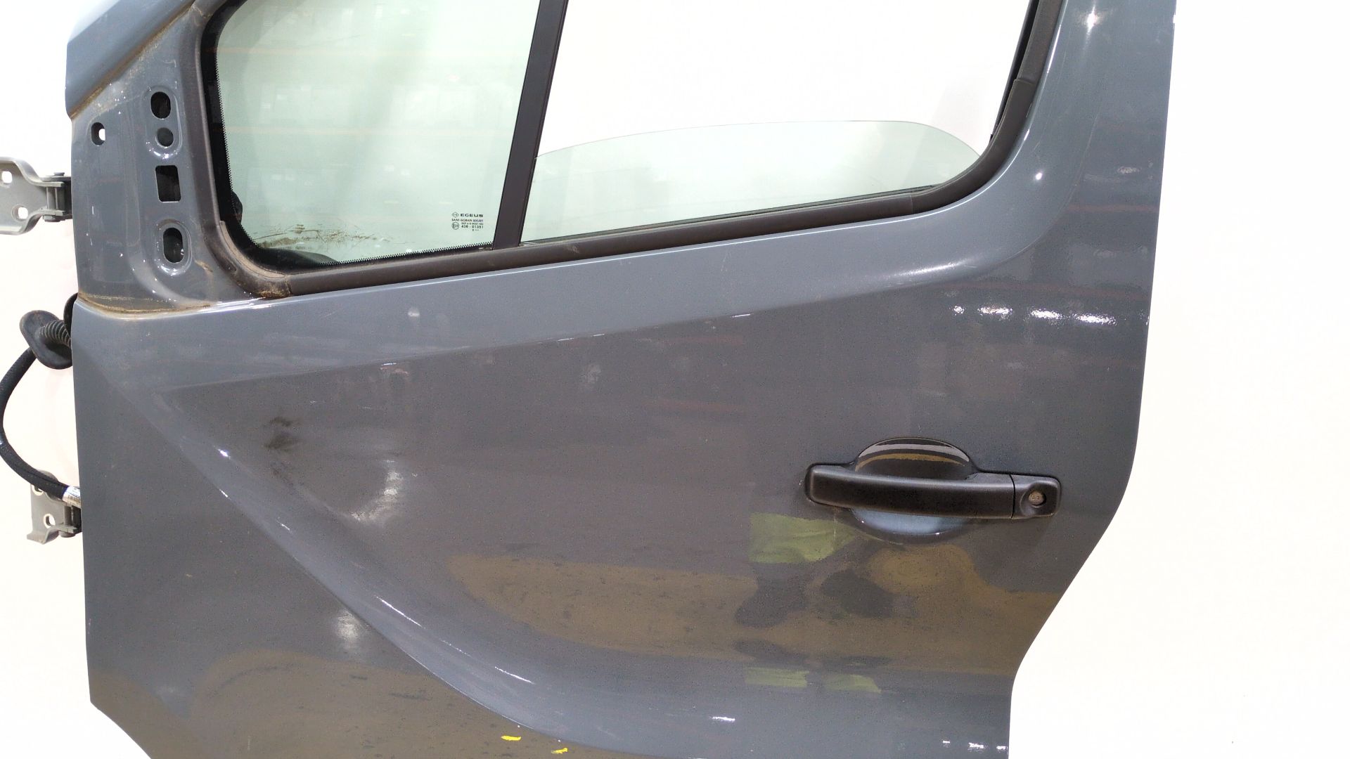 puerta_delantera_izquierda_801010179r_renault_trafic_iii_furgoneta_fg_2_0_dci_120_fgmn