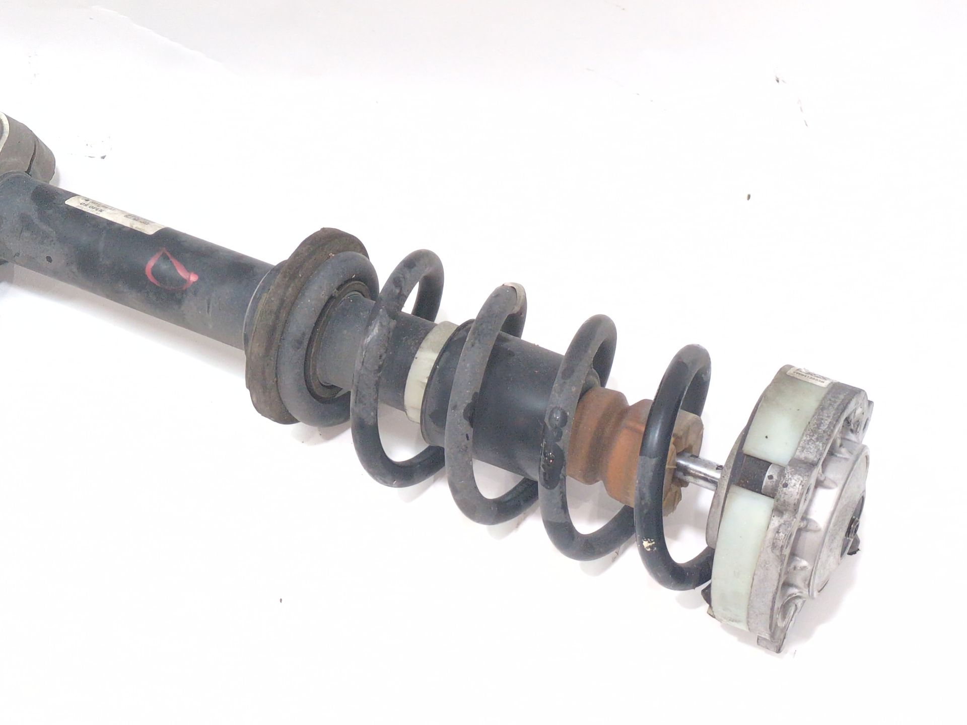 amortiguador_delantero_derecho_8w0031aa_audi_a4_b9_8w2_8wc_30_tdi_mild_hybrid