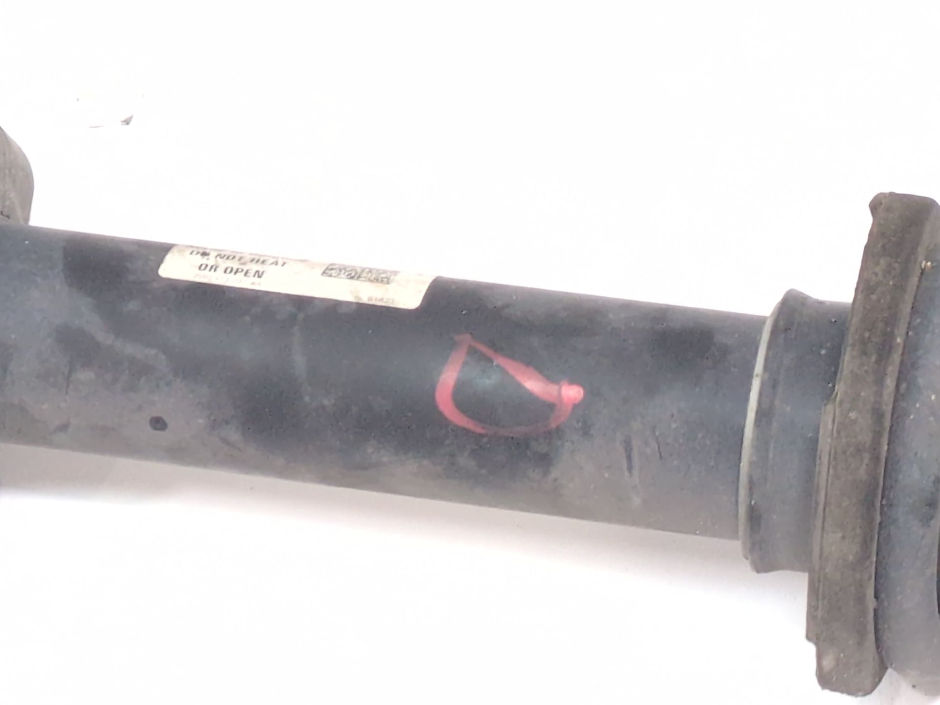 amortiguador_delantero_derecho_8w0031aa_audi_a4_b9_8w2_8wc_30_tdi_mild_hybrid