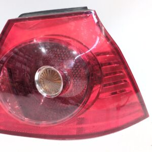 piloto_trasero_derecho_exterior_1k6945096g_89032903_volkswagen_golf_v_1k1_2_0_tdi_16v