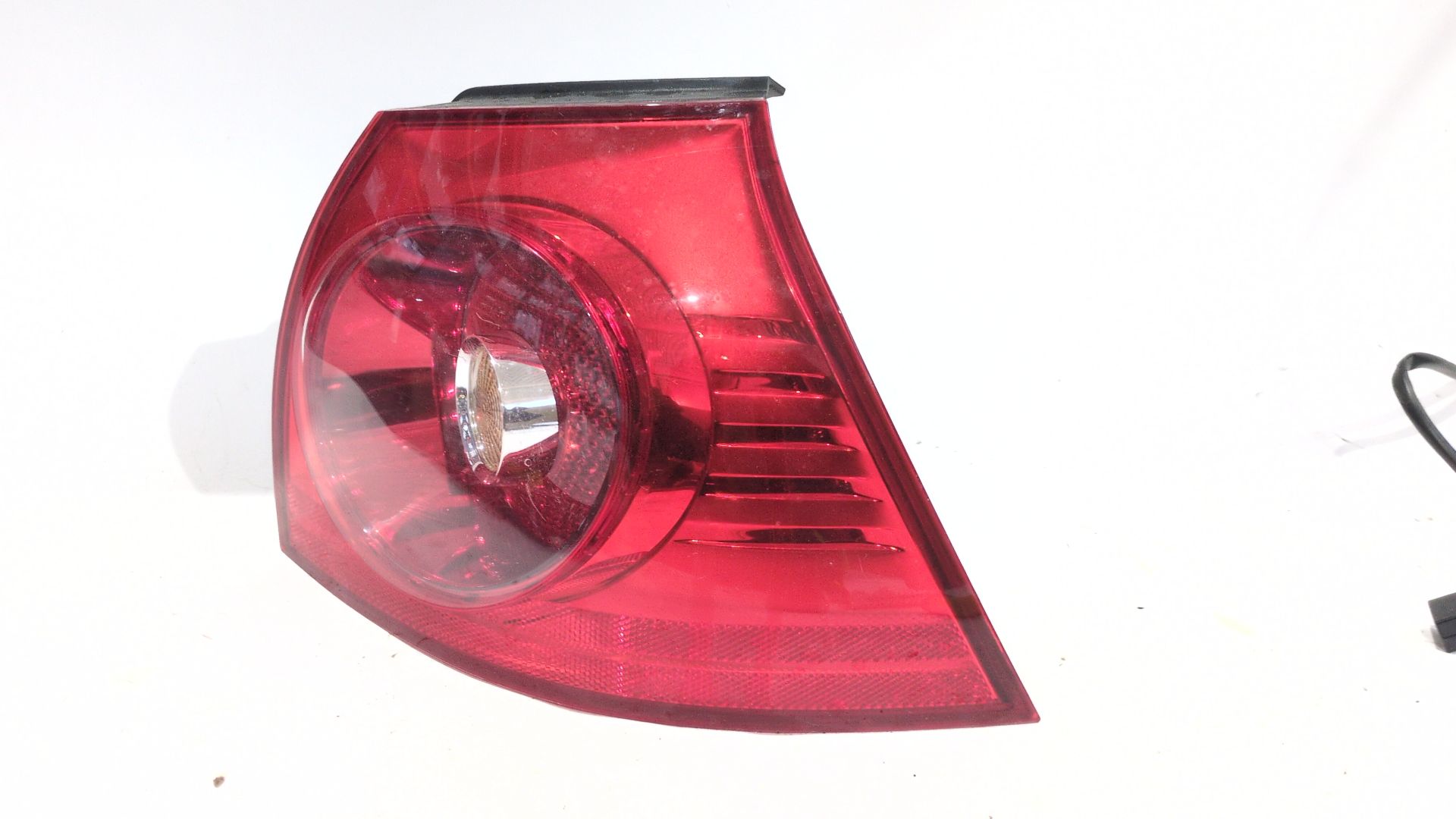 piloto_trasero_derecho_exterior_1k6945096g_89032903_volkswagen_golf_v_1k1_2_0_tdi_16v