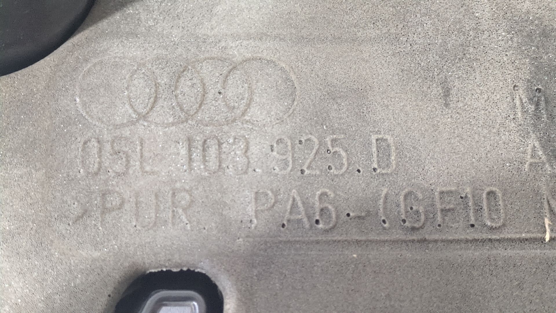 tapa_motor_05l103925d_audi_a4_b9_8w2_8wc_30_tdi_mild_hybrid