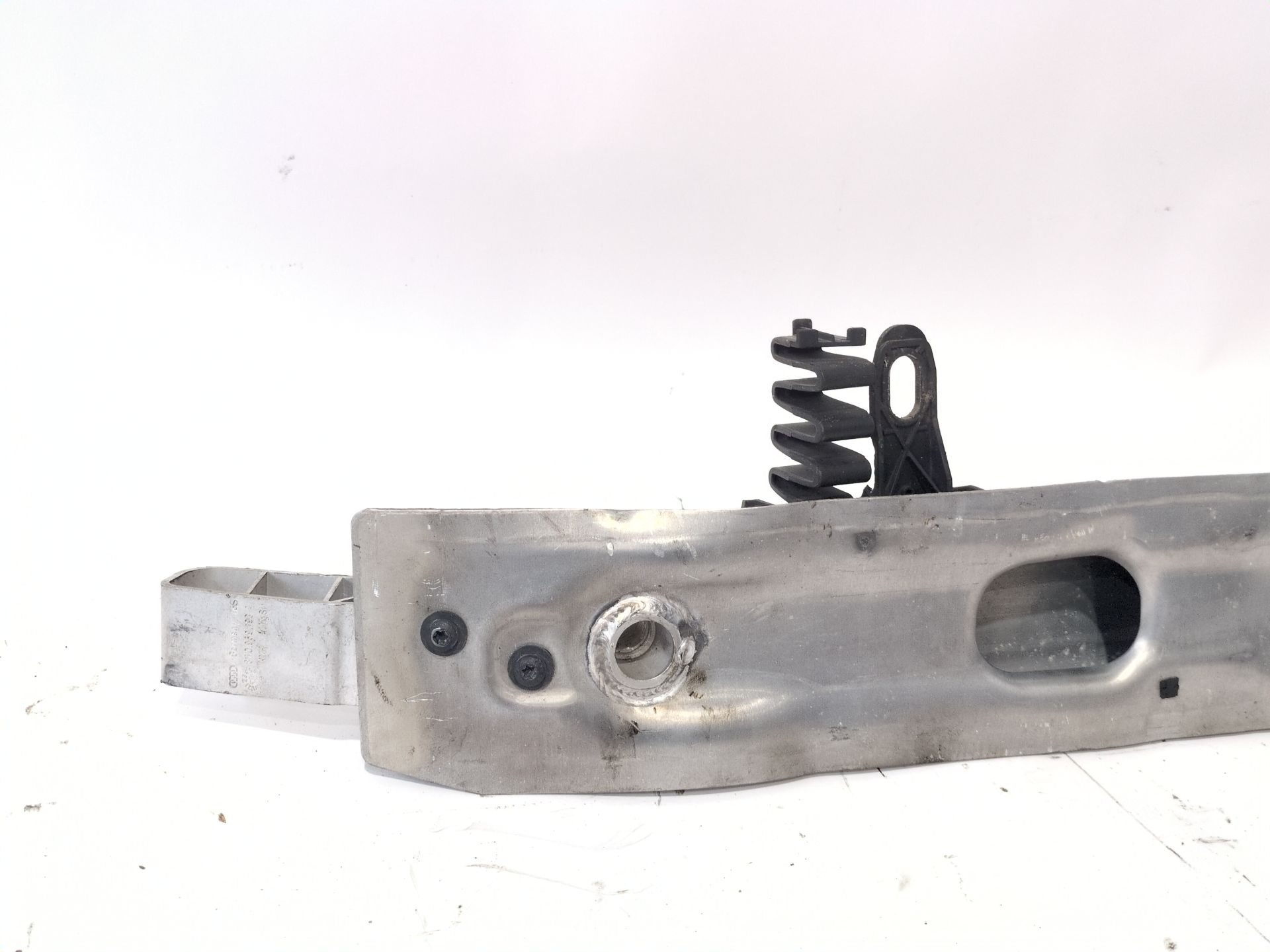 refuerzo_paragolpes_delantero_8w0807113_audi_a4_b9_8w2_8wc_30_tdi_mild_hybrid