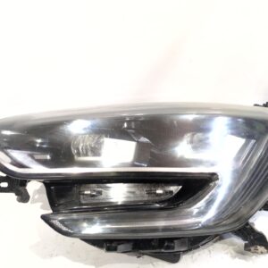 faro_izquierdo_260601197r_90060928_renault_megane_iv_hatchback_b9a_m_n_1_8_blue_dci_150_b9a7