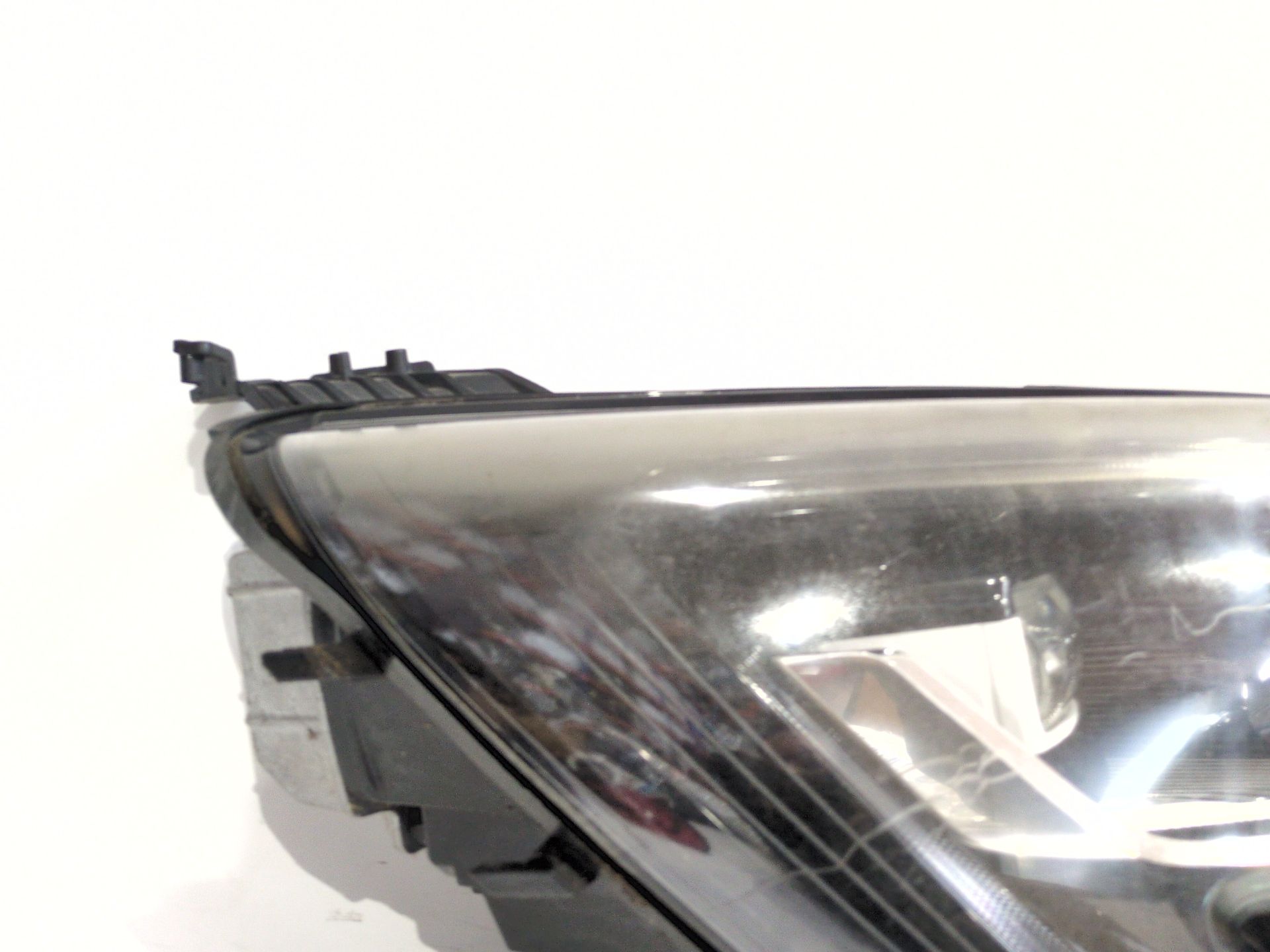 faro_derecho_260104596r_renault_megane_iv_hatchback_b9a_m_n_1_8_blue_dci_150_b9a7