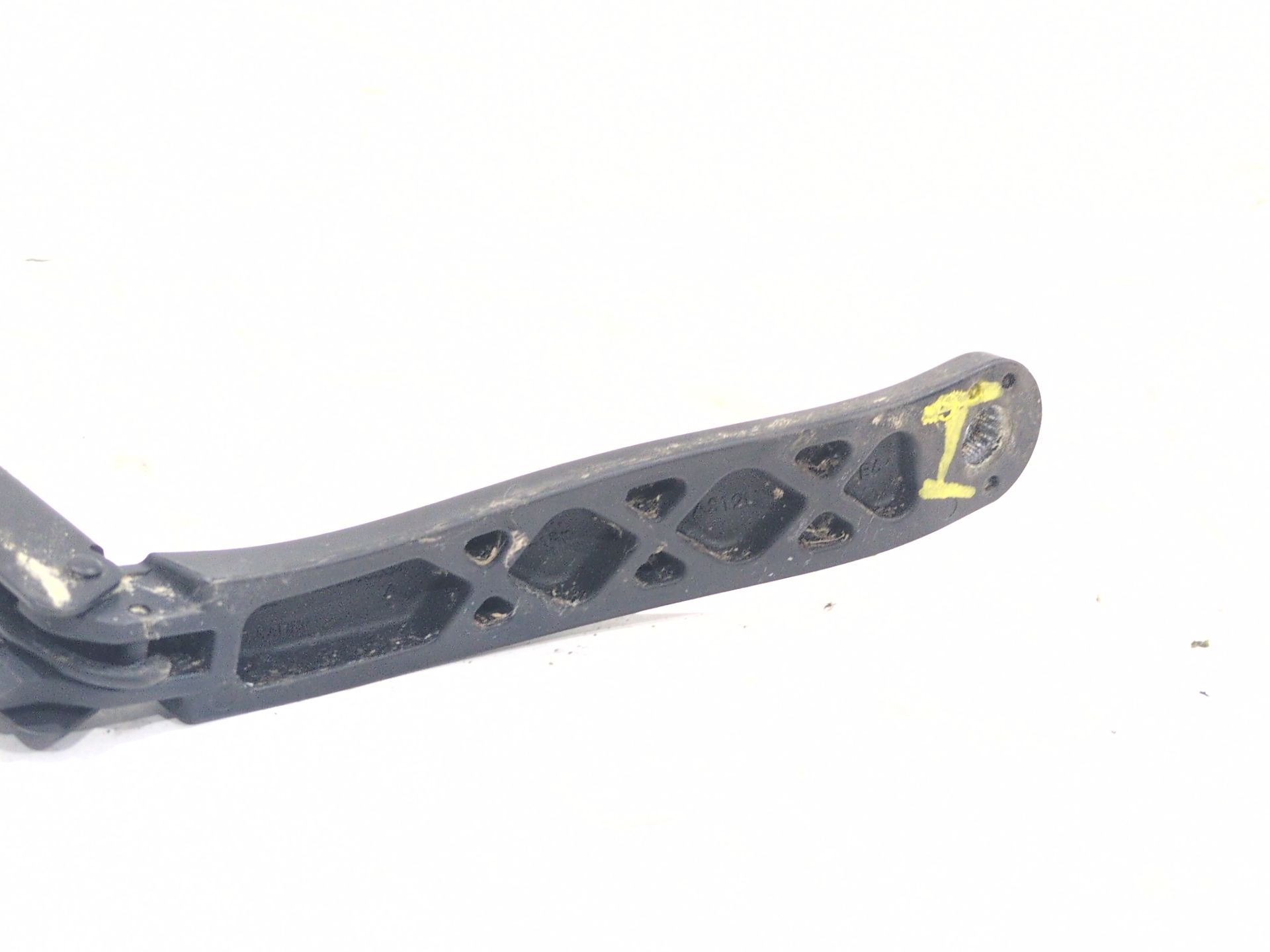 brazo_limpia_delantero_izquierdo_w000065554_renault_megane_iv_hatchback_b9a_m_n_1_8_blue_dci_150_b9a7