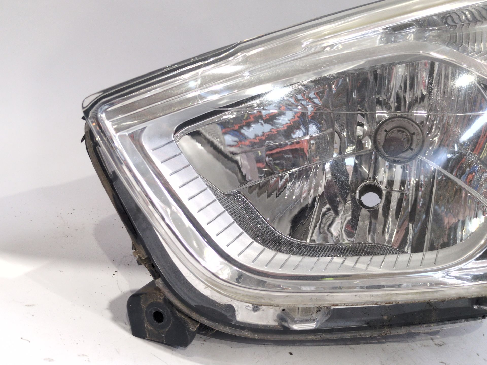 faro_izquierdo_260607950r_dacia_dokker_furgoneta_monovolumen_1_5_blue_dci_95_fejl