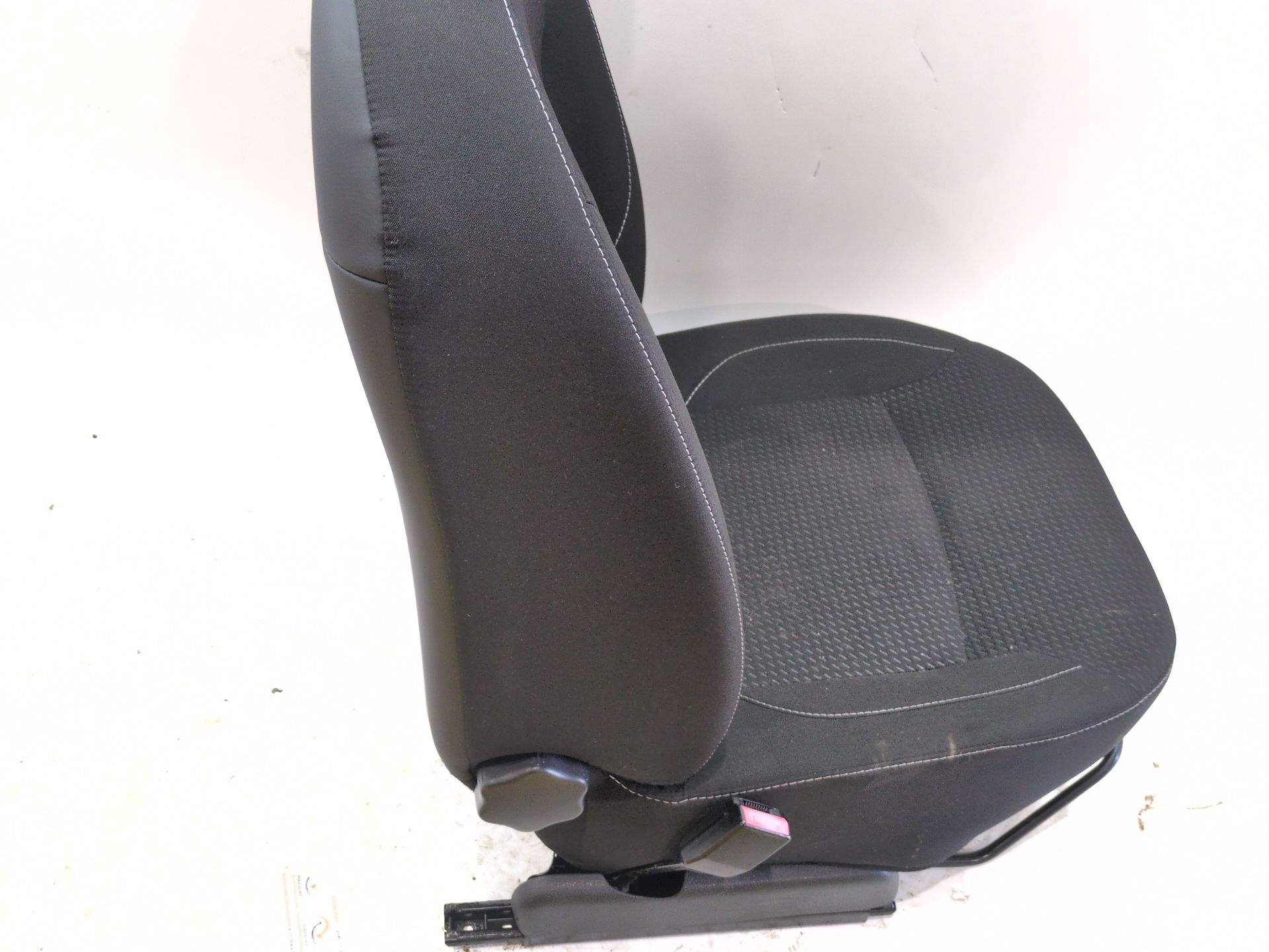 asiento_delantero_izquierdo_876705893r_dacia_dokker_furgoneta_monovolumen_1_5_blue_dci_95_fejl