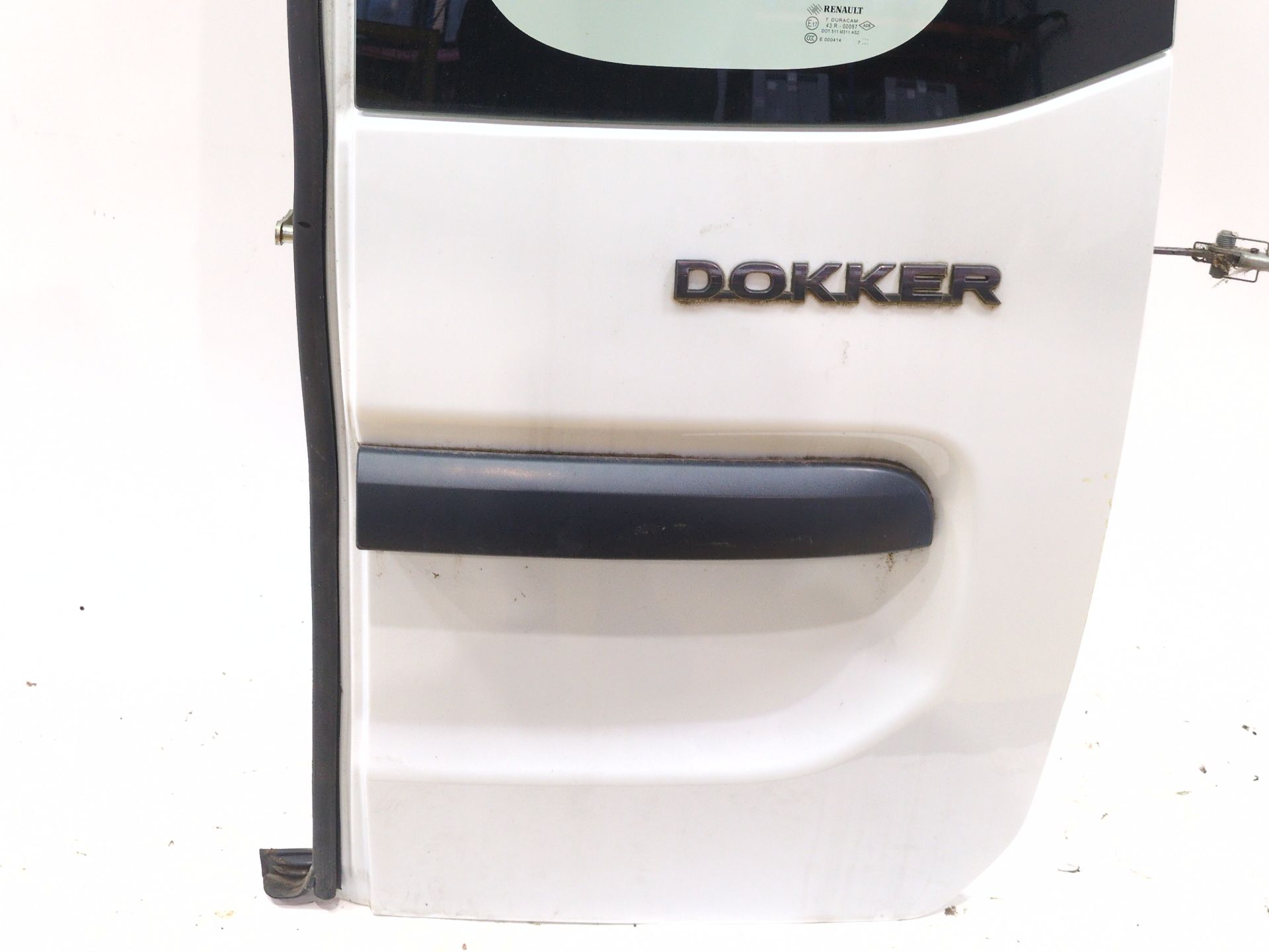 puerta_de_carga_trasera_derecha_901004471r_dacia_dokker_furgoneta_monovolumen_1_5_blue_dci_95_fejl